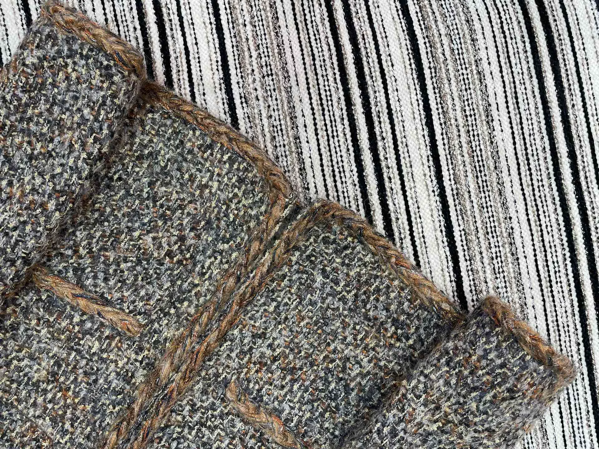 Куртки И Пуховики Женские Chanel 355642