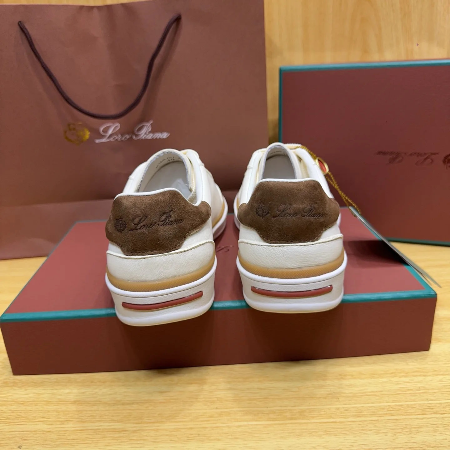 Кроссовки Женские Loro Piana 18263646