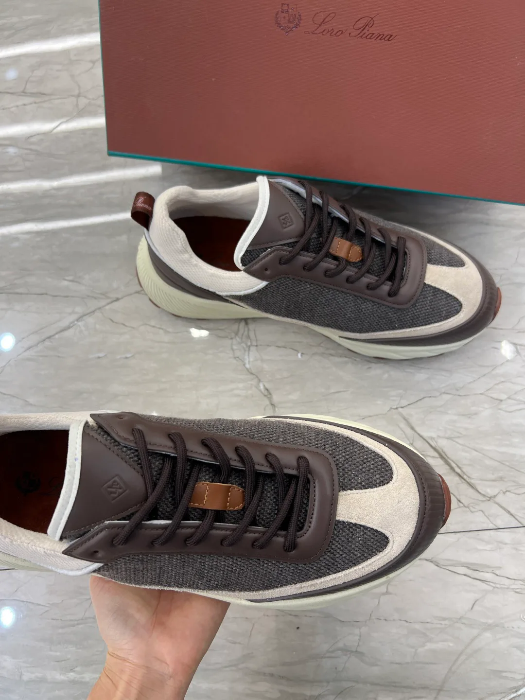 Кроссовки Женские Loro Piana 18679663