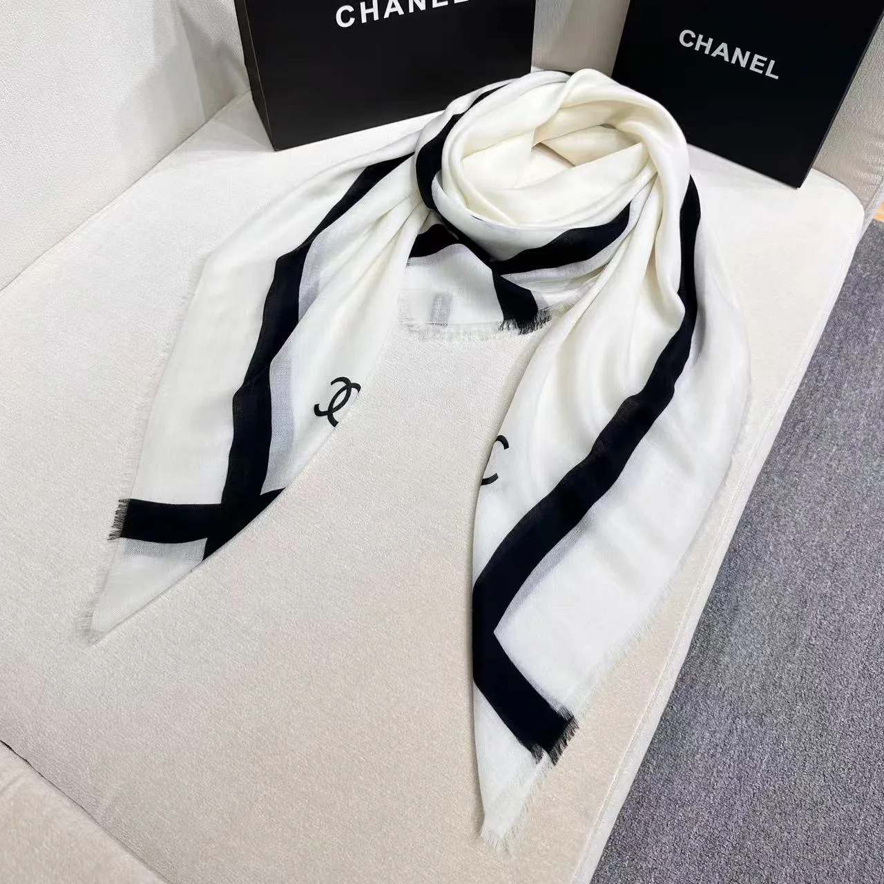 Шарфы Chanel 18571921