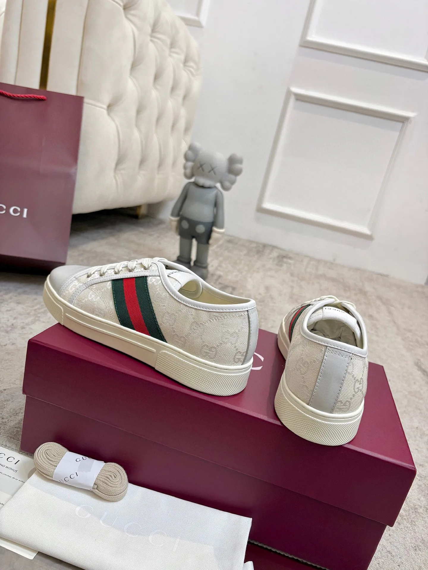 Кроссовки Женские Gucci 18901606