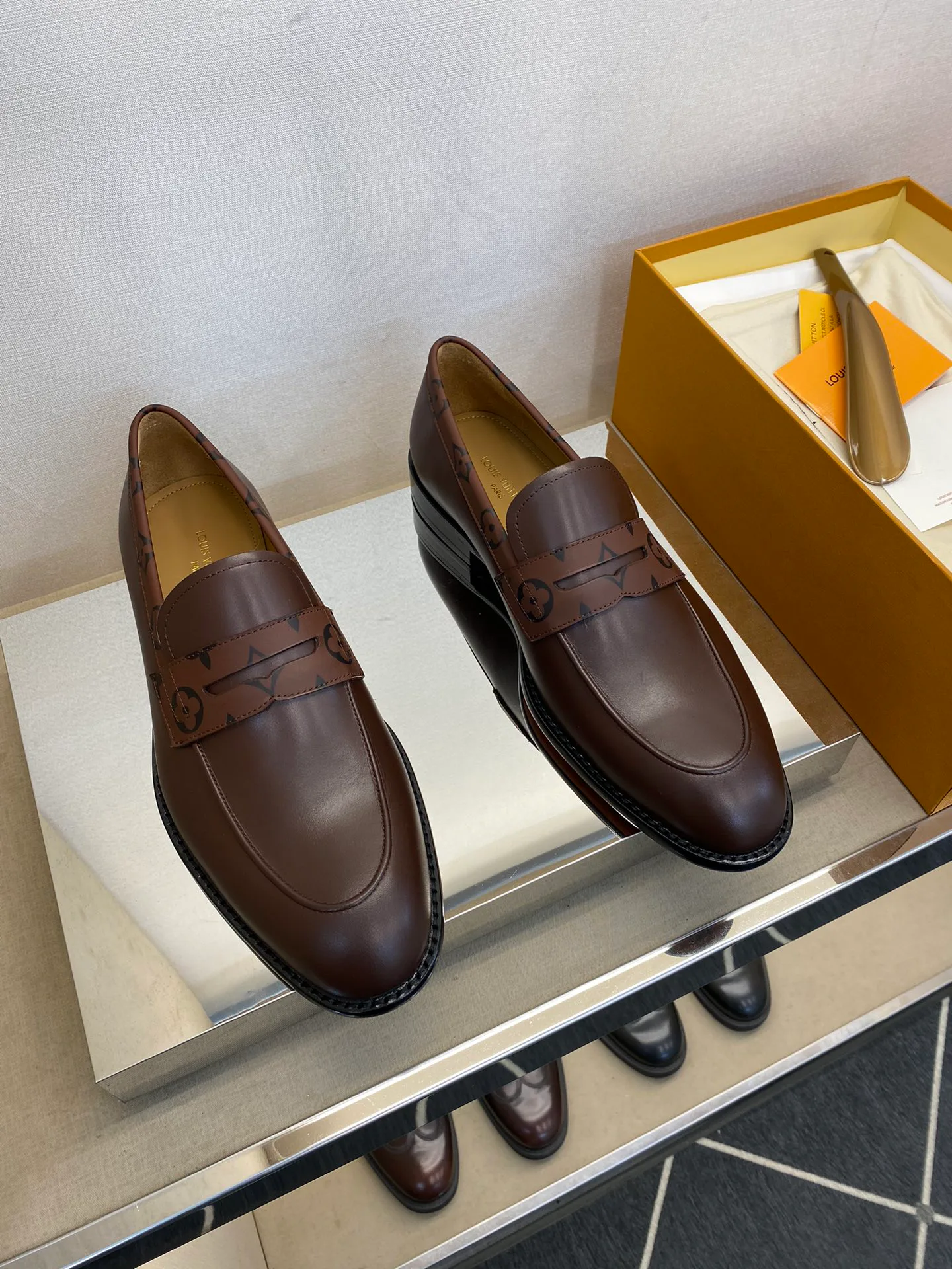 Лоферы И Туфли Мужские Louis Vuitton 18079181