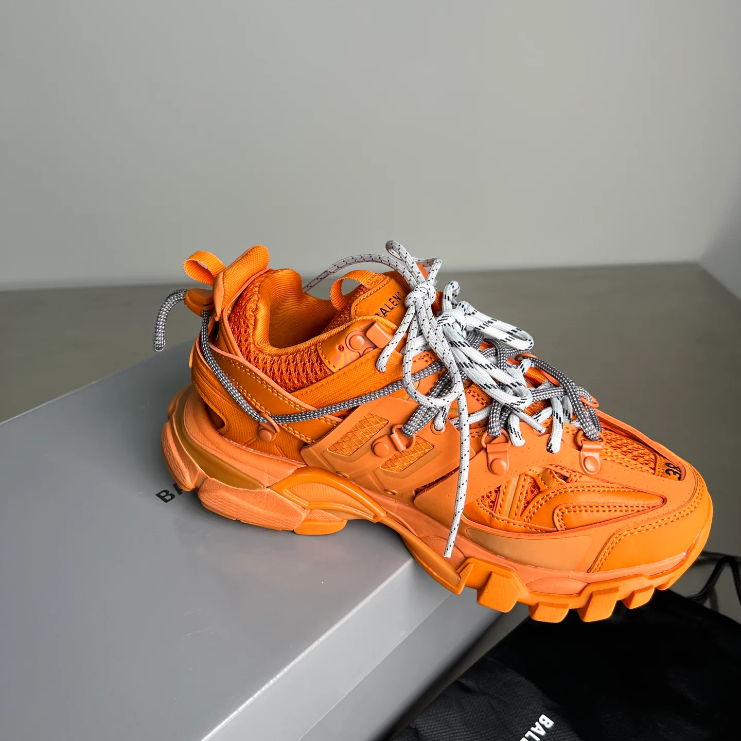 Кроссовки Женские Balenciaga 34894