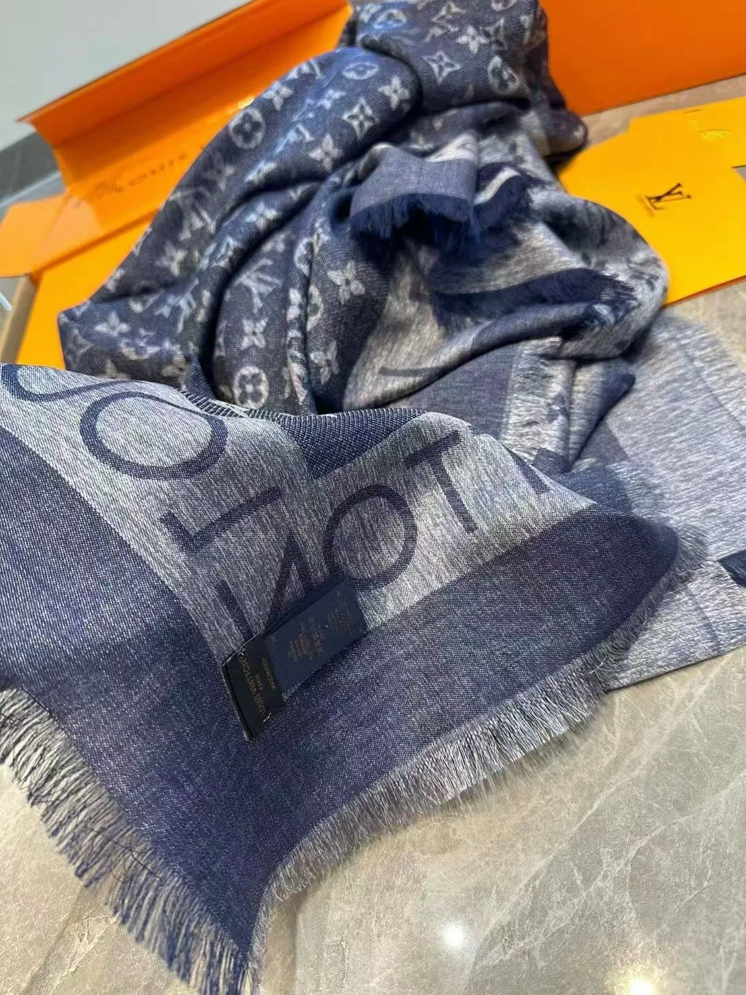 Шарфы Louis Vuitton 17991541