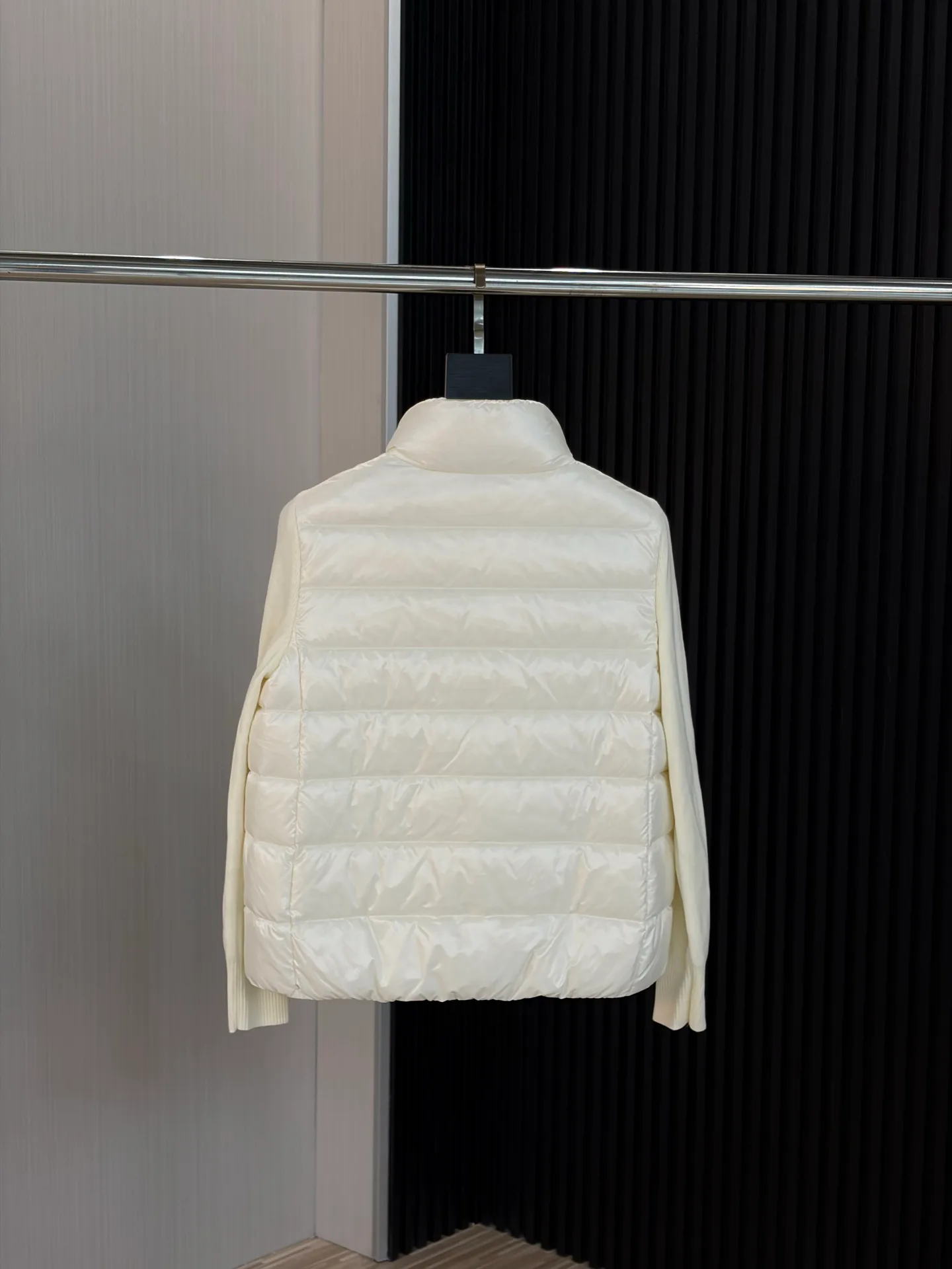 Куртки И Пуховики Женские Moncler 18529857