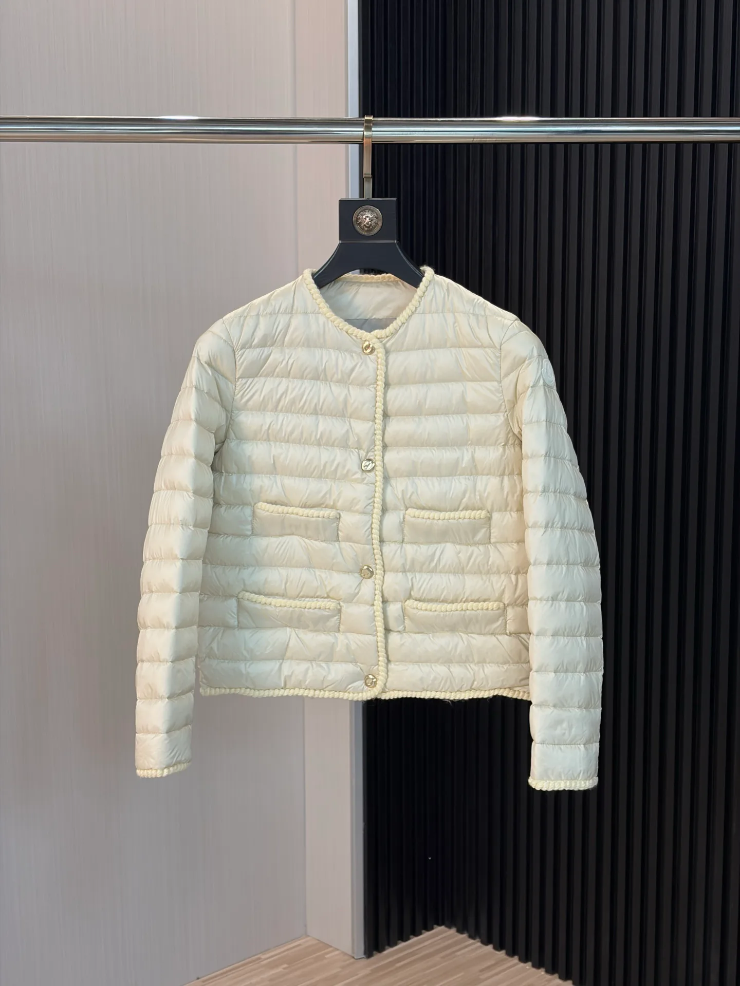 Куртки И Пуховики Женские Moncler 18673356
