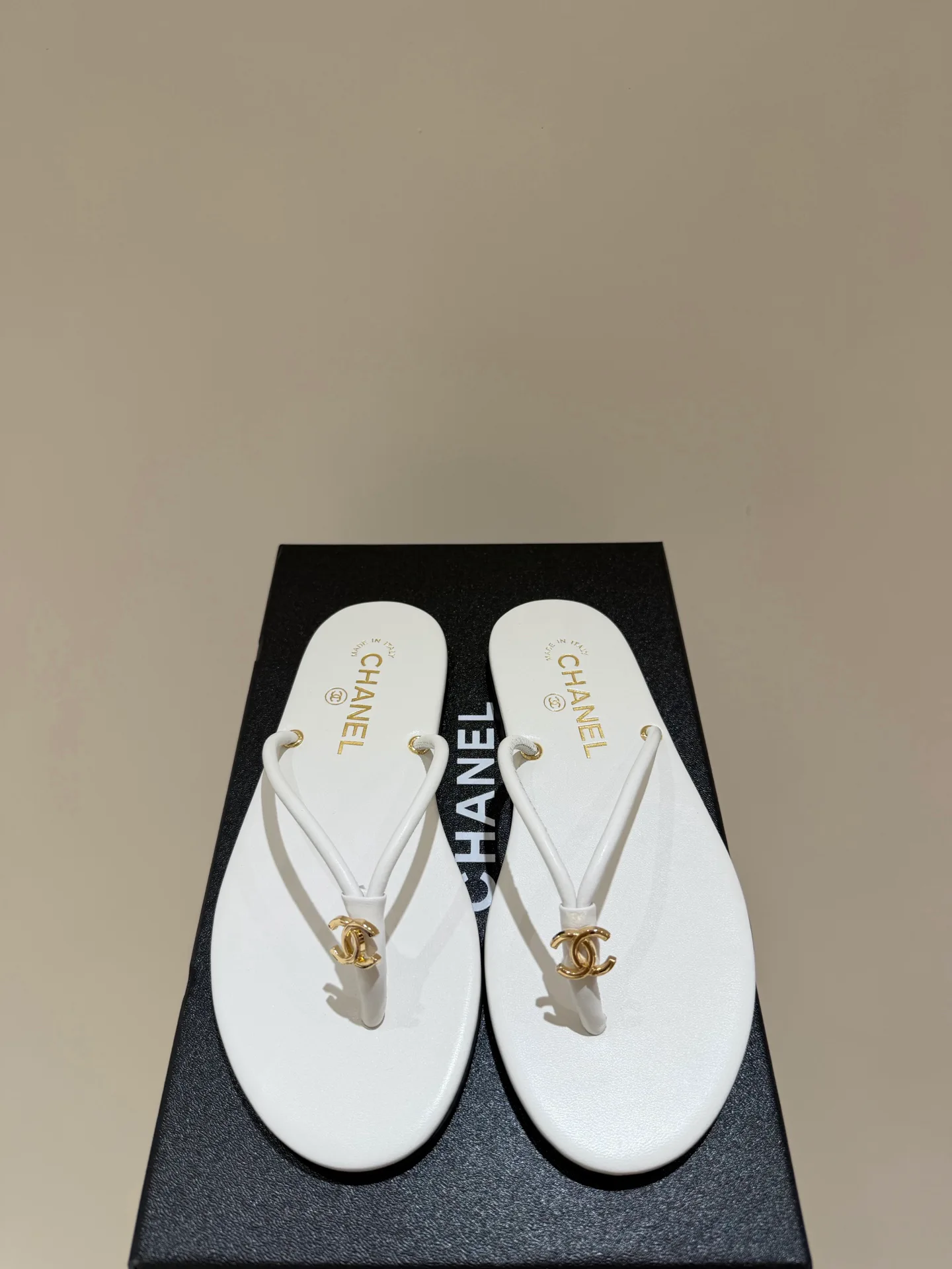 Шлепанцы Женские Chanel 12843829