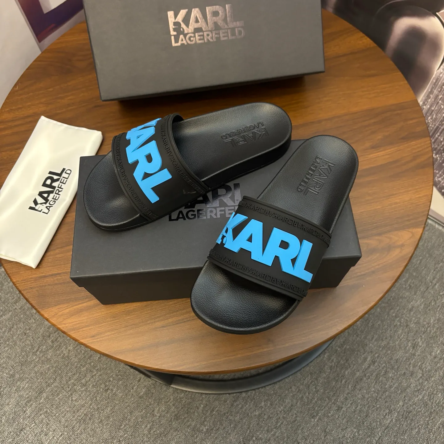 Шлепанцы Женские Karl Lagerfeld 10776049