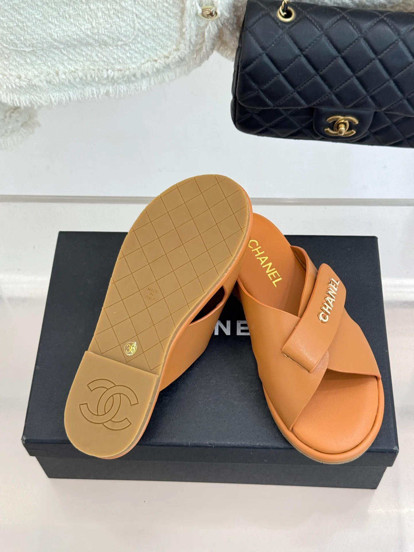 Шлепанцы Женские Chanel 12330963