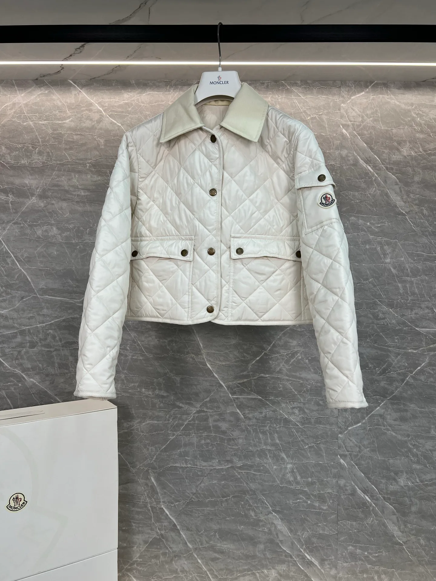 Куртки И Пуховики Женские Moncler 78100