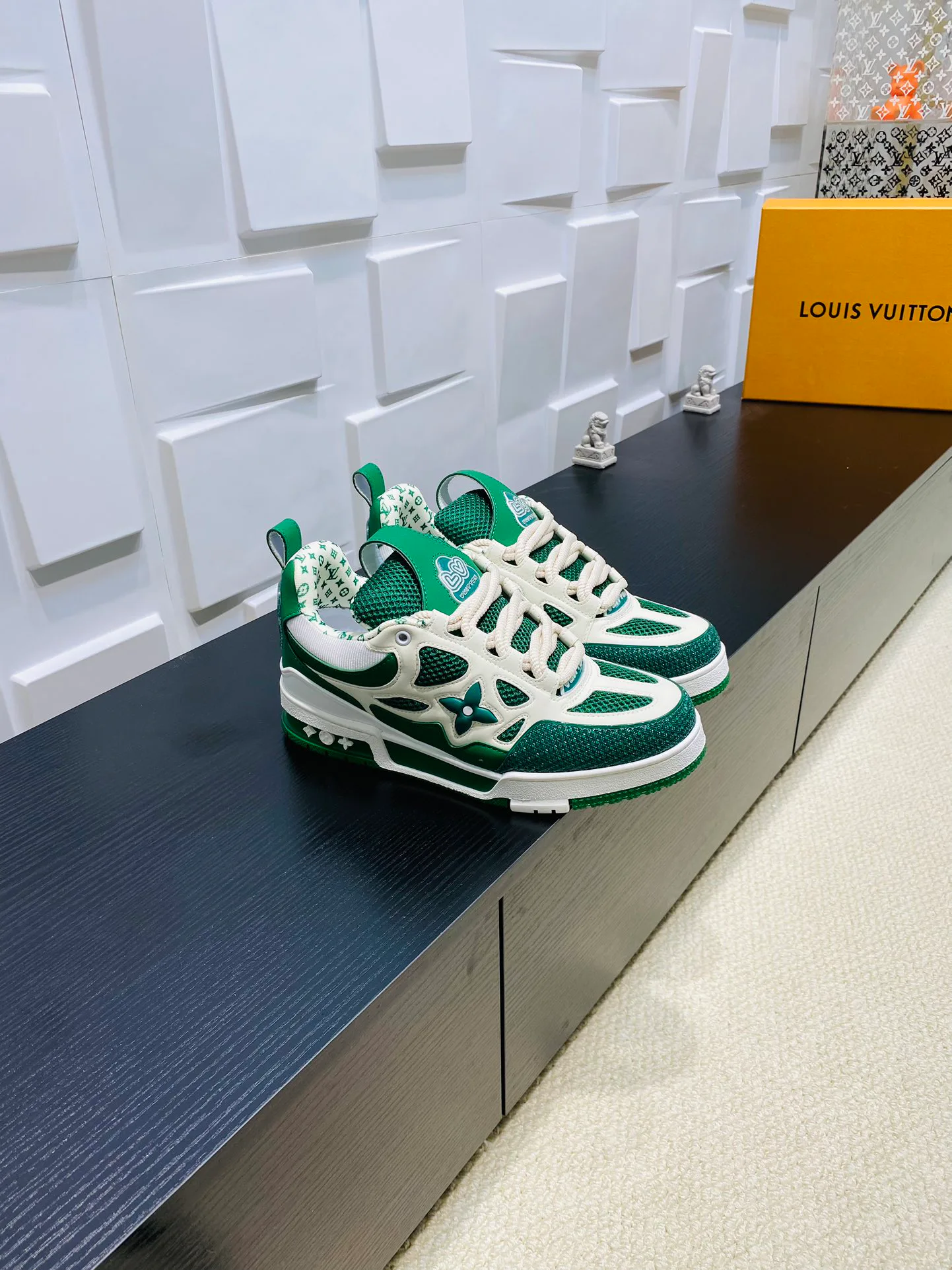 Кроссовки Женские Louis Vuitton 36024