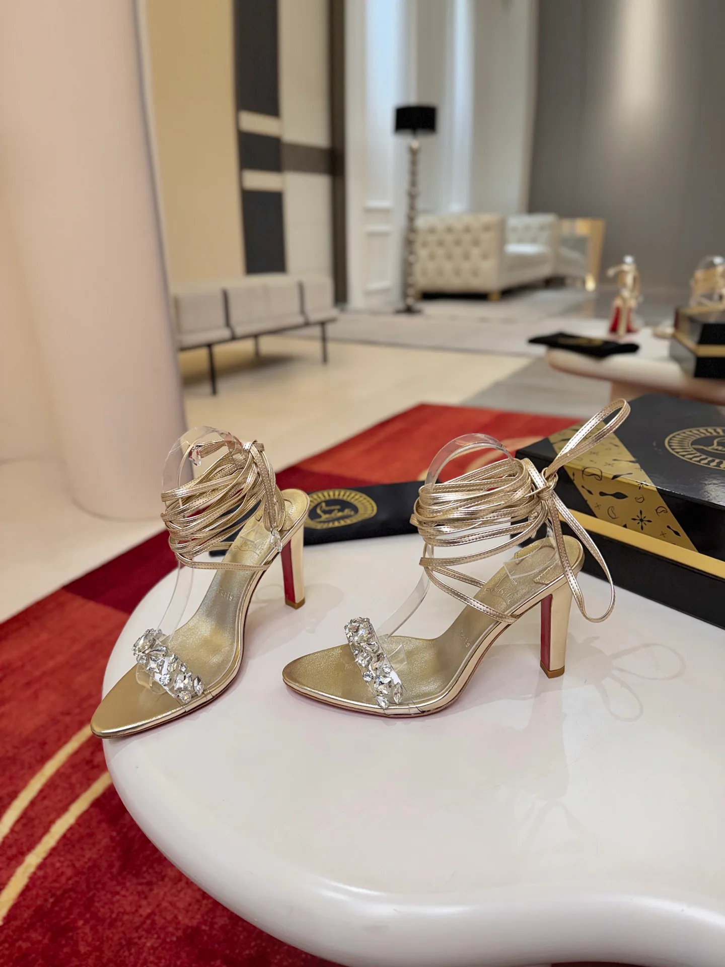 Босоножки Женские Christian Louboutin 19581786