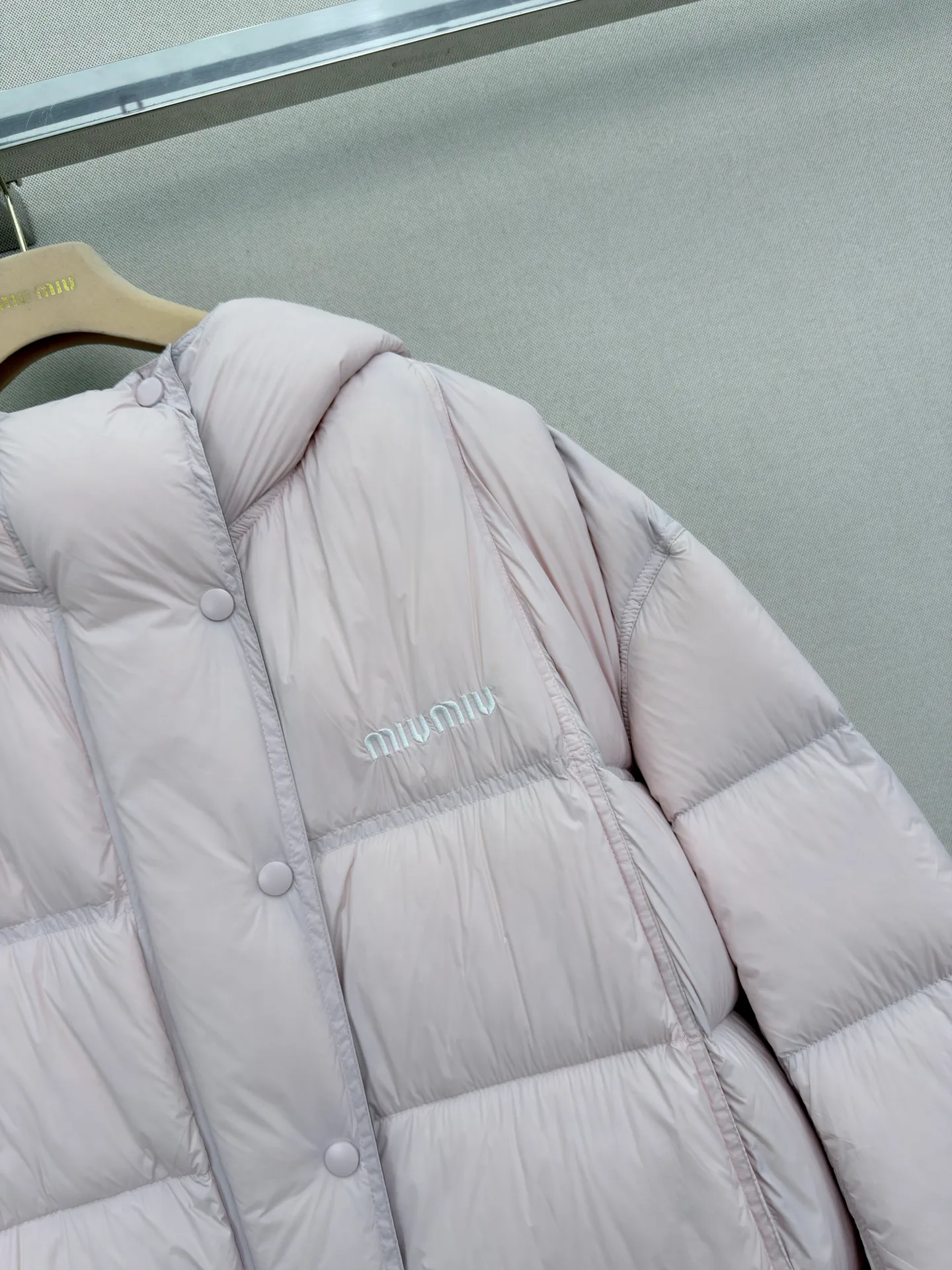 Куртки И Пуховики Женские Miu Miu 18710744