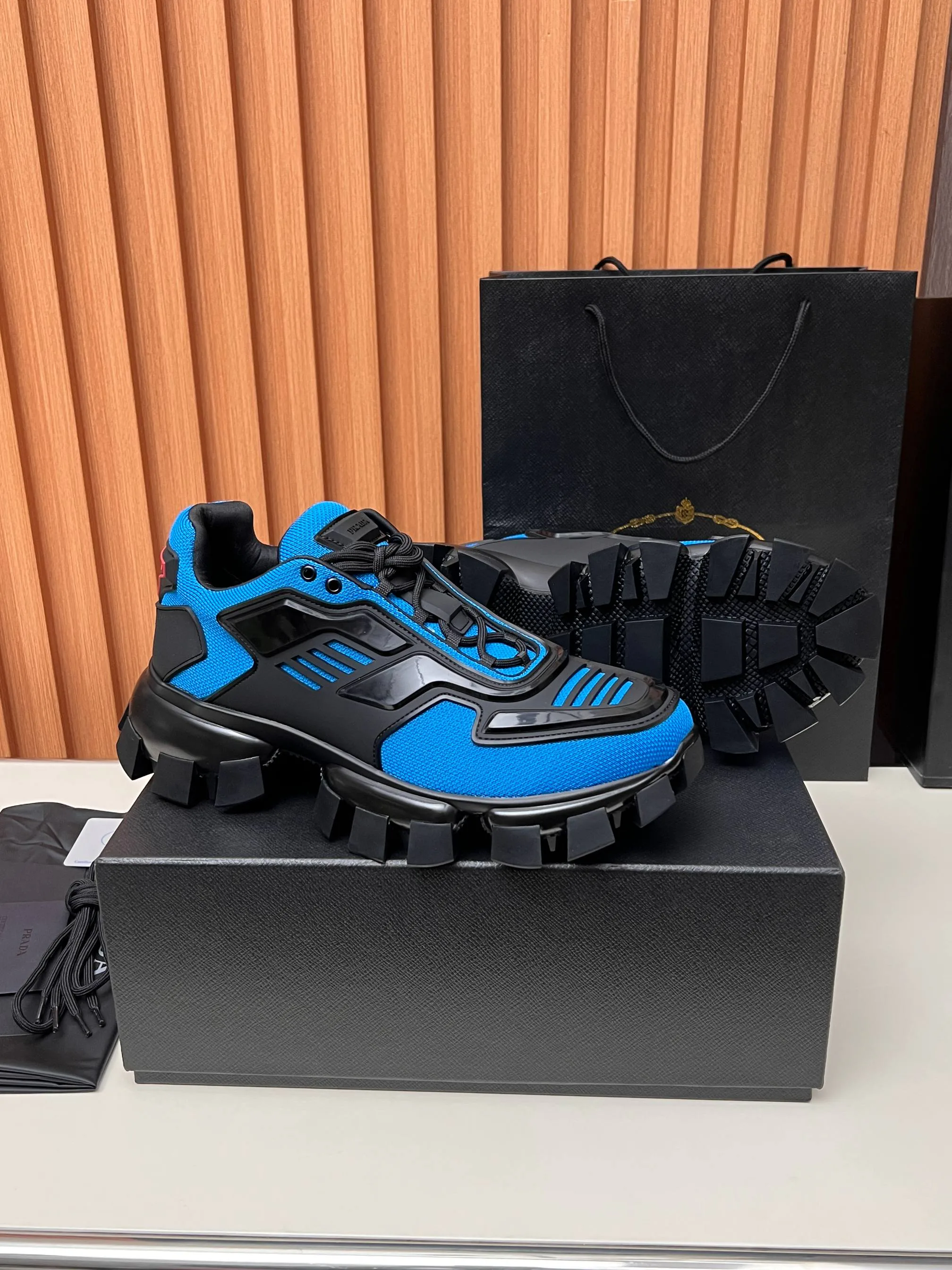 Кроссовки Женские Prada 881680