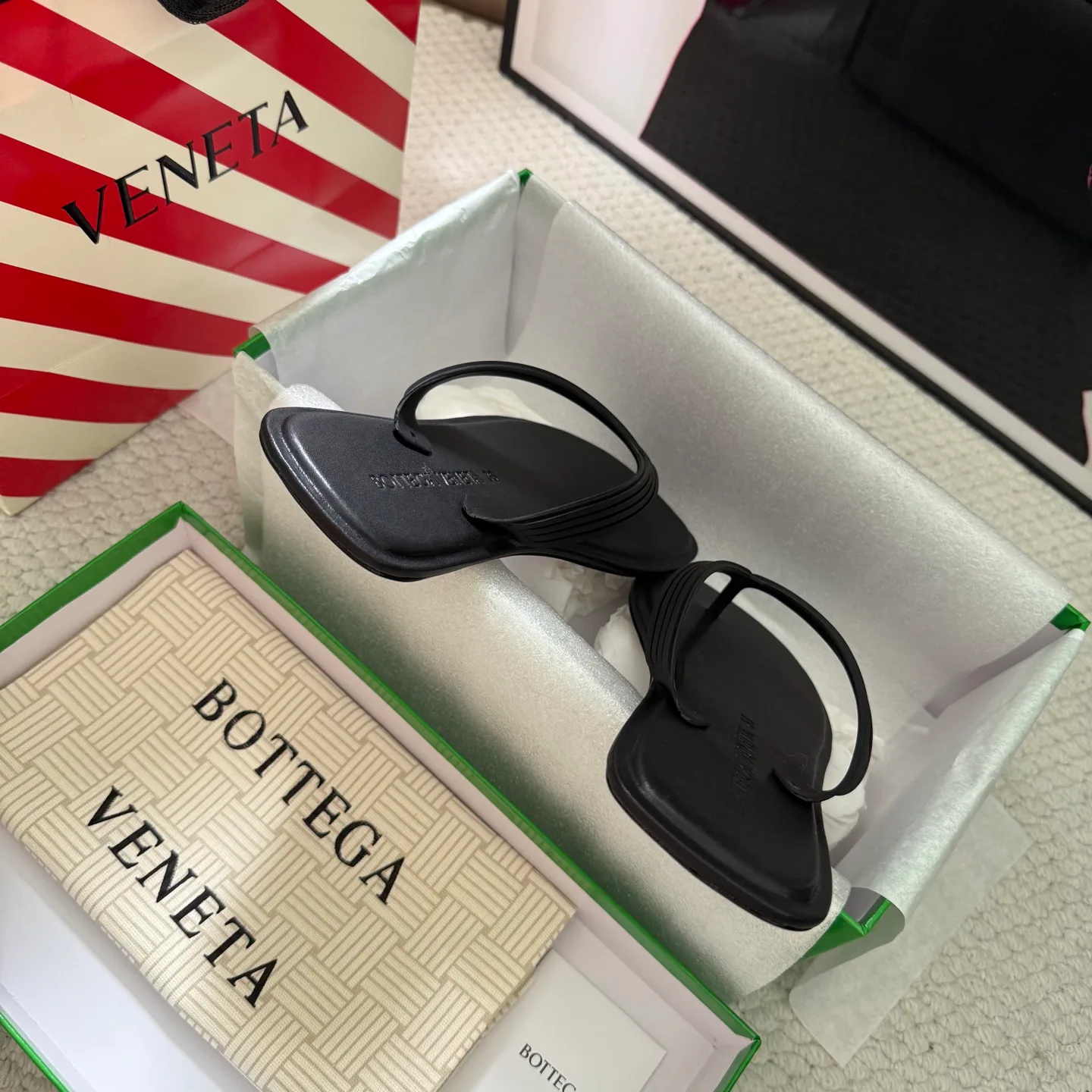 Шлепанцы Женские Bottega Veneta 17386126
