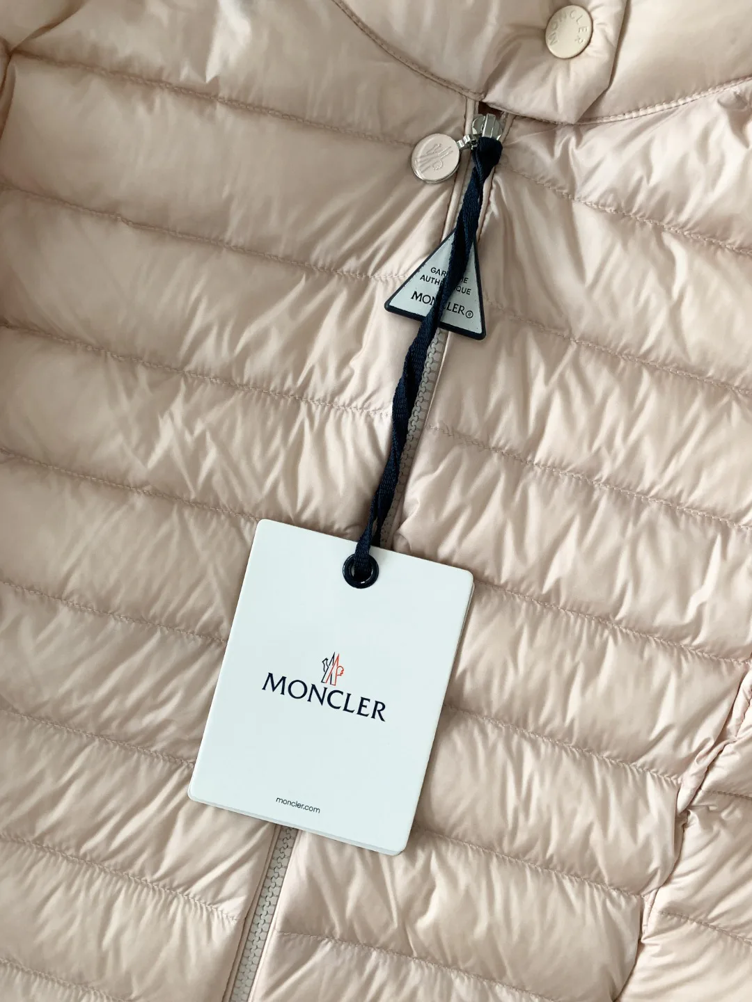 Куртки И Пуховики Женские Moncler 18922979