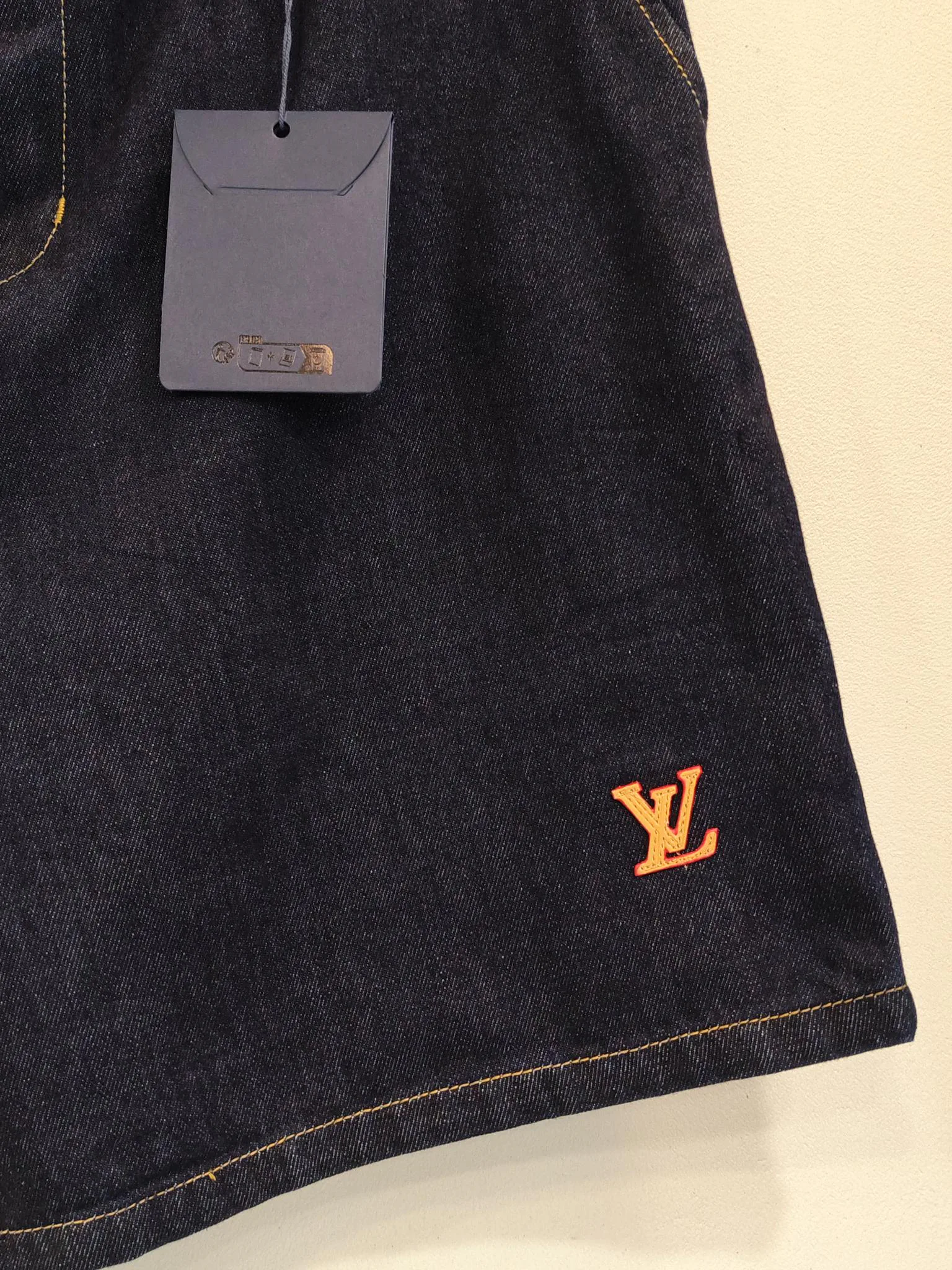 Шорты Женские Louis Vuitton 14558161