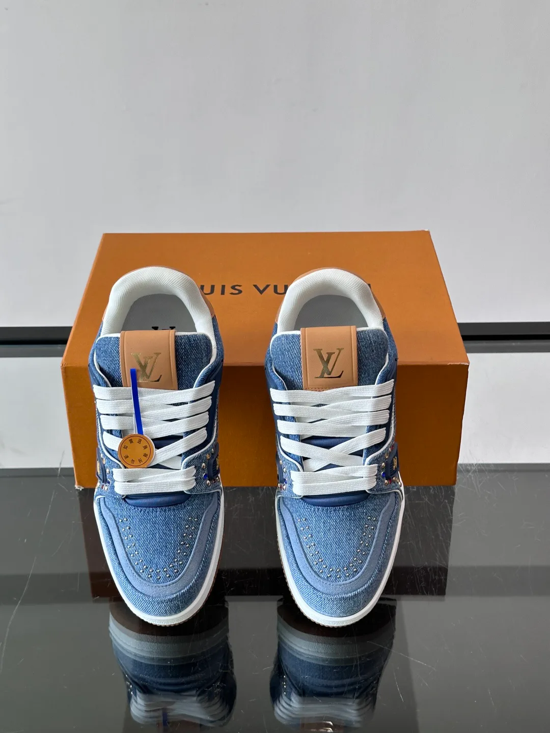 Кроссовки Женские Louis Vuitton 17638790