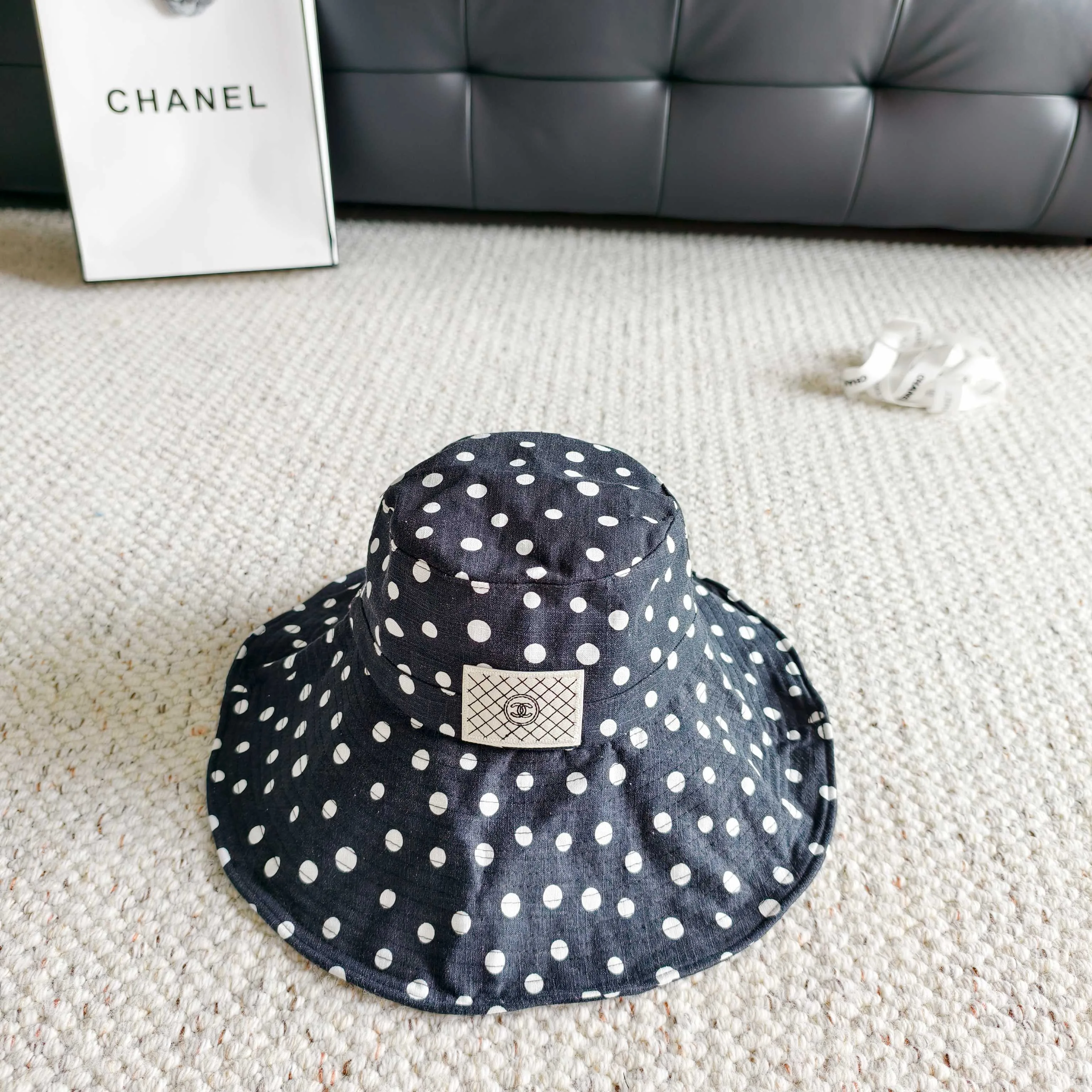 Головные Уборы Chanel 17498317
