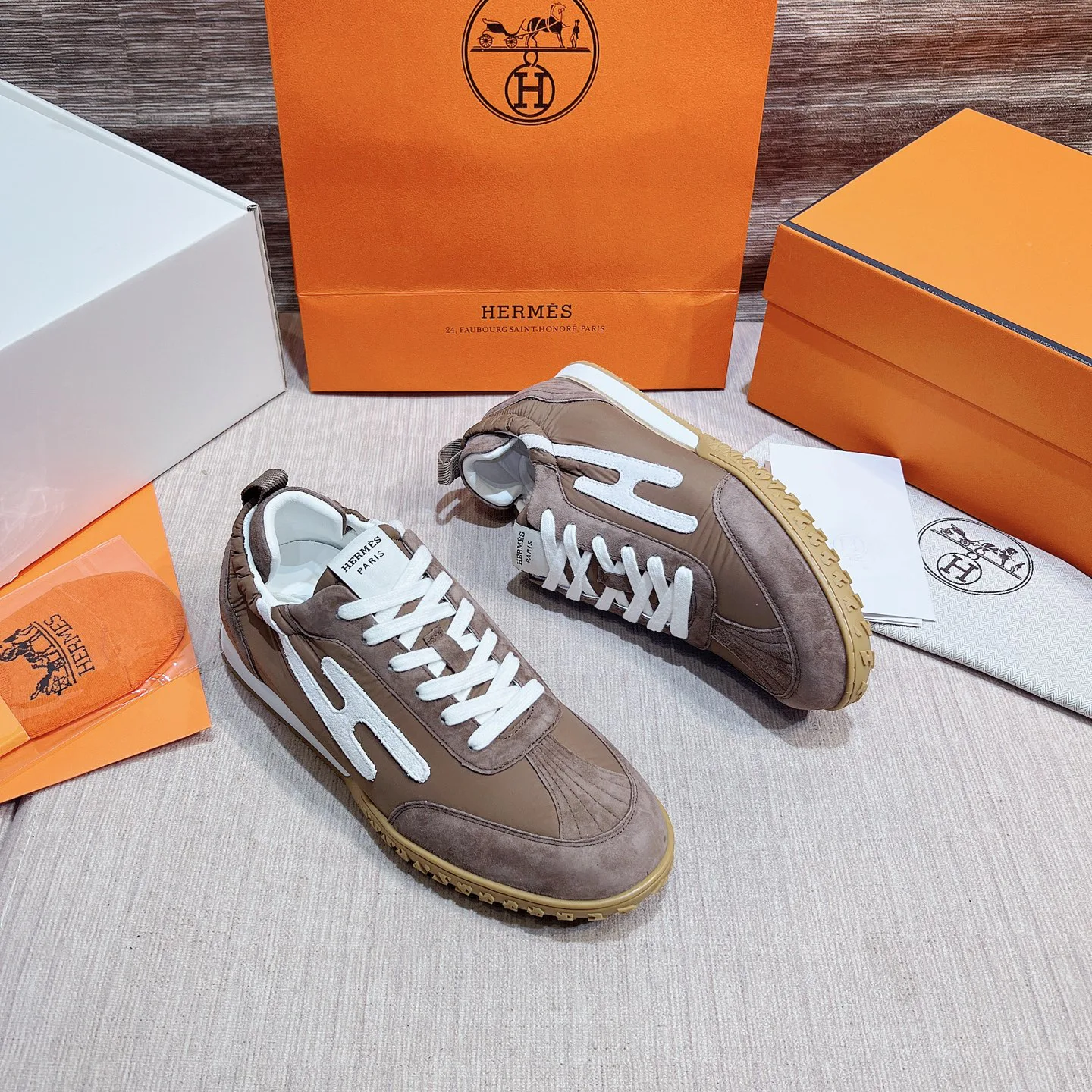 Кроссовки Женские Hermes 17749542