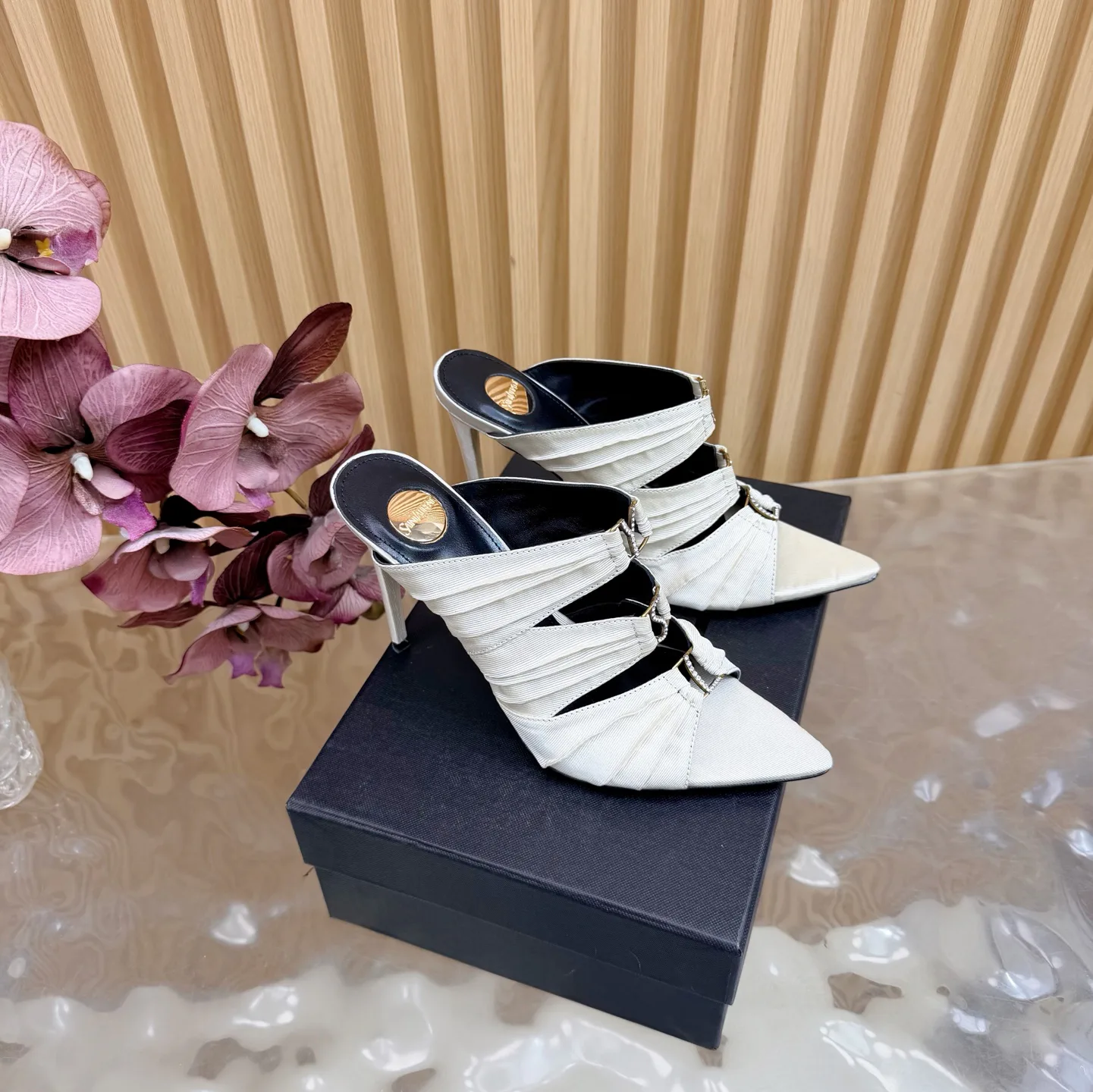 Босоножки Женские Saint Laurent 11660375