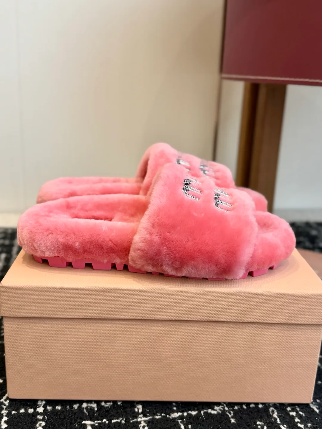 Тапочки Женские Miu Miu 18139568