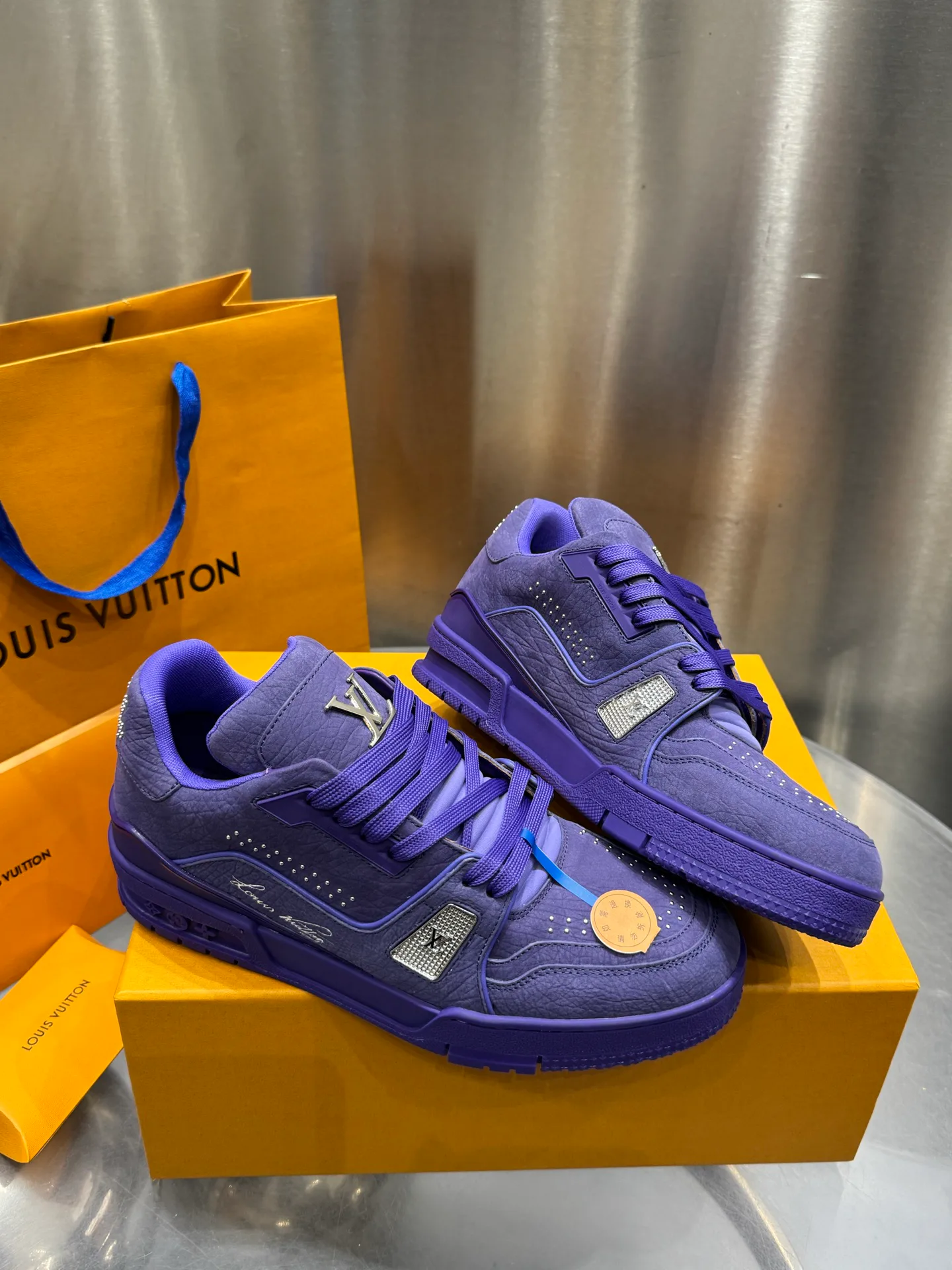 Кроссовки Мужские Louis Vuitton 19073351