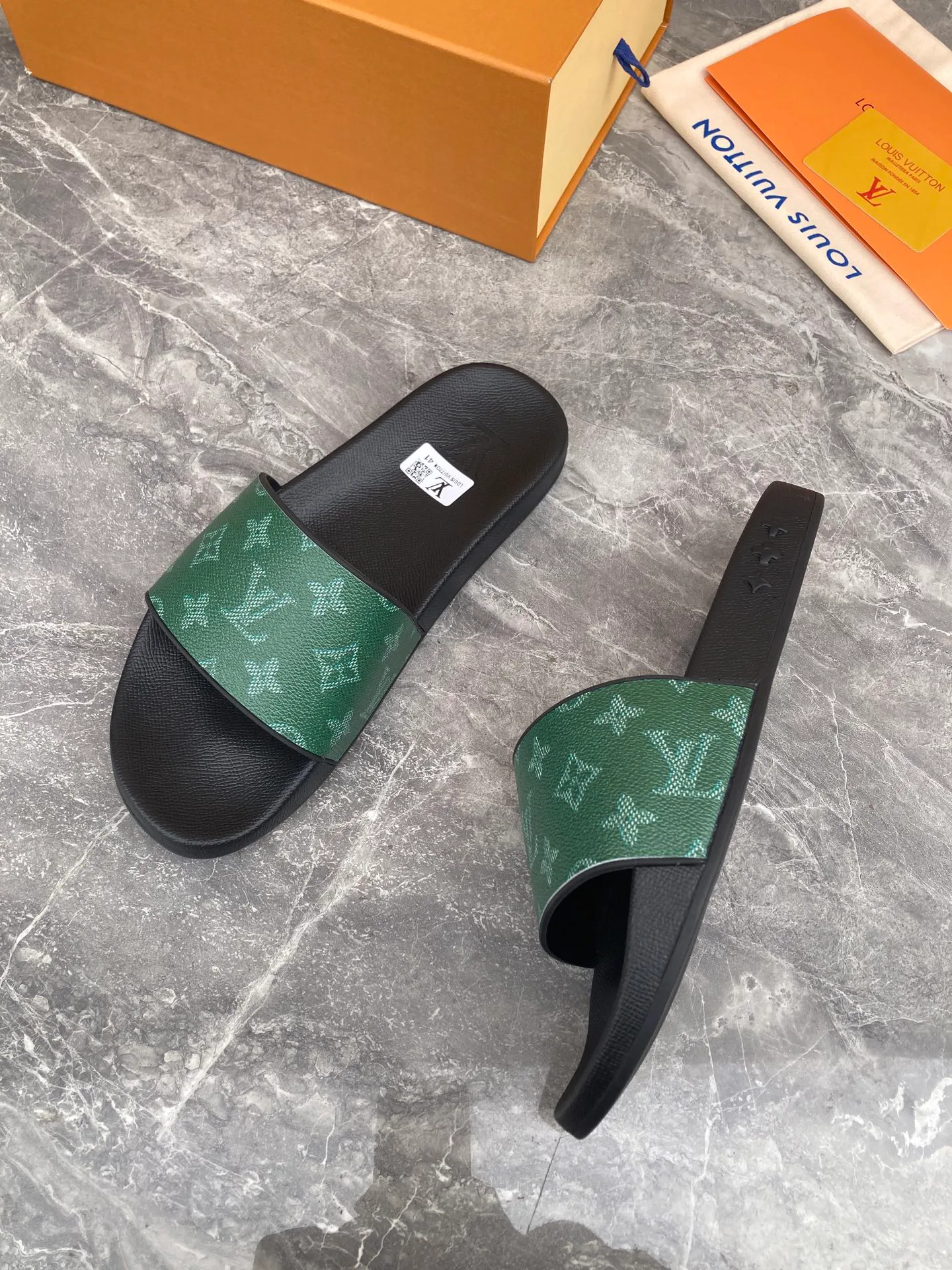 Шлепанцы Женские Louis Vuitton 5879844