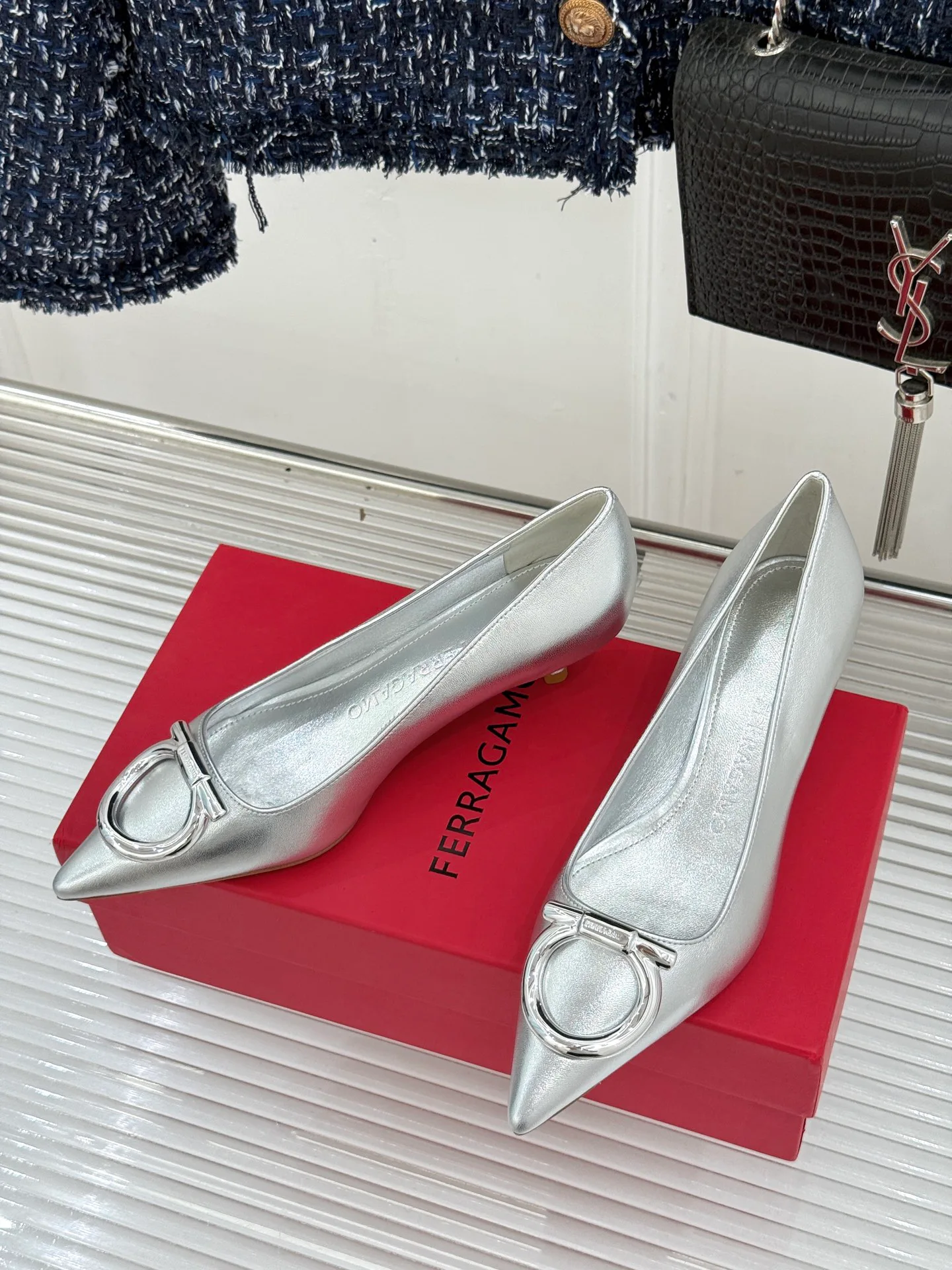 Туфли Женские Salvatore Ferragamo 18104112