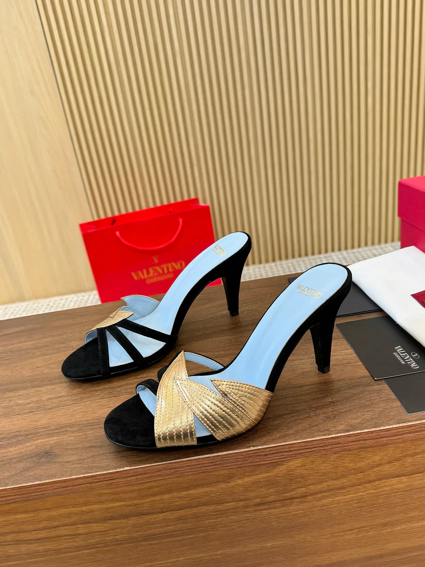 Босоножки Женские Valentino 9737239