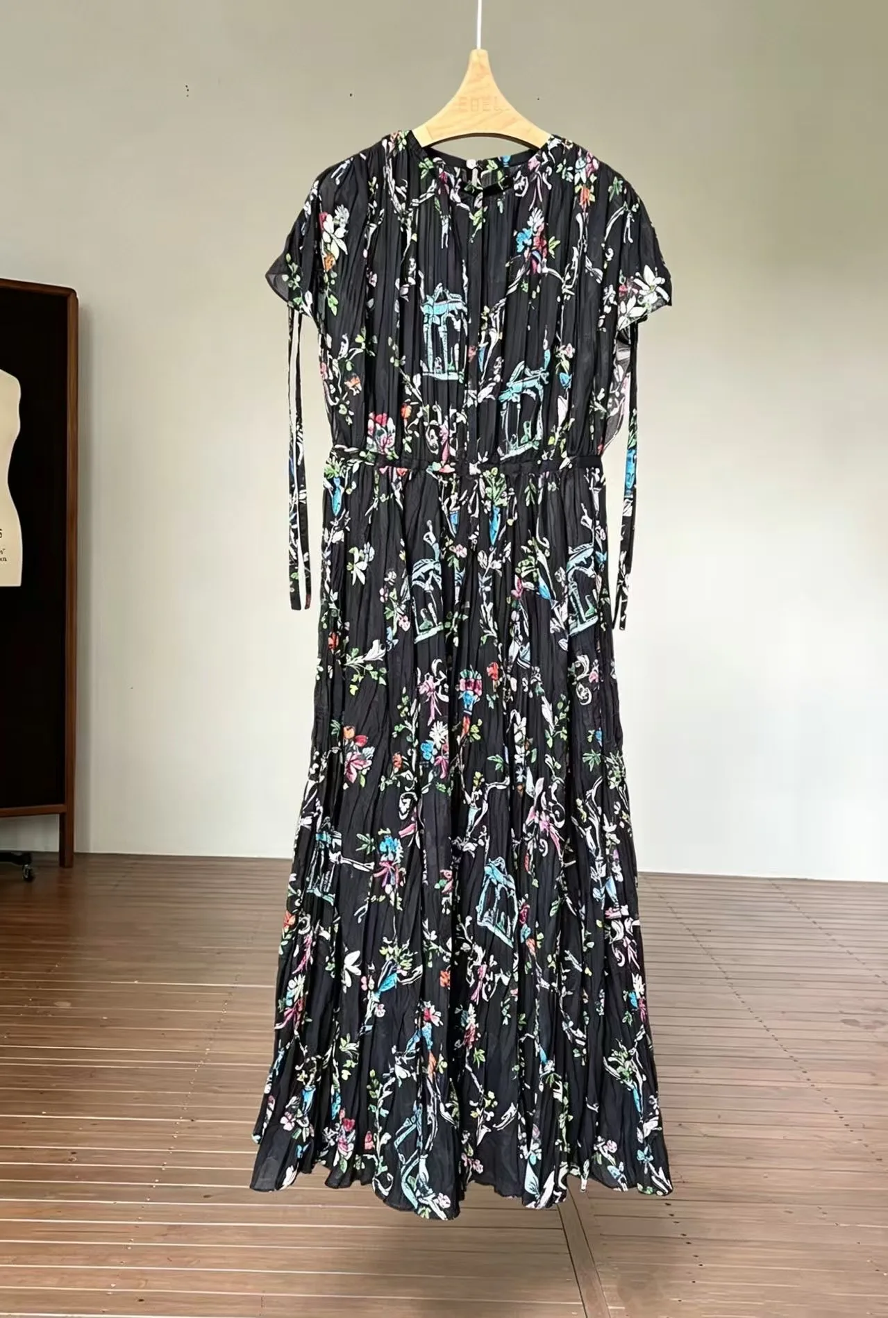 Платья Женские Christian Dior 17011974