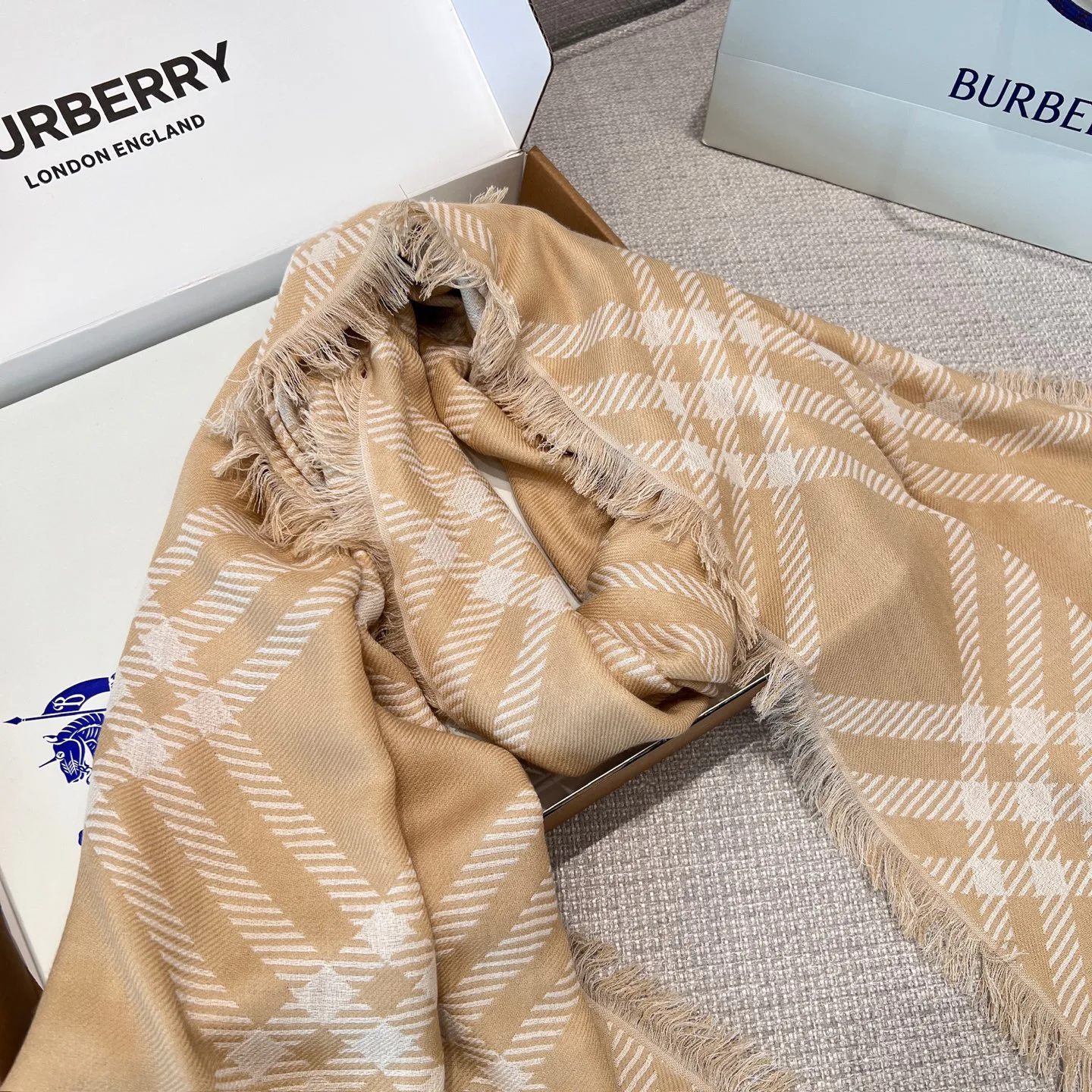 Шарфы Burberry 351334