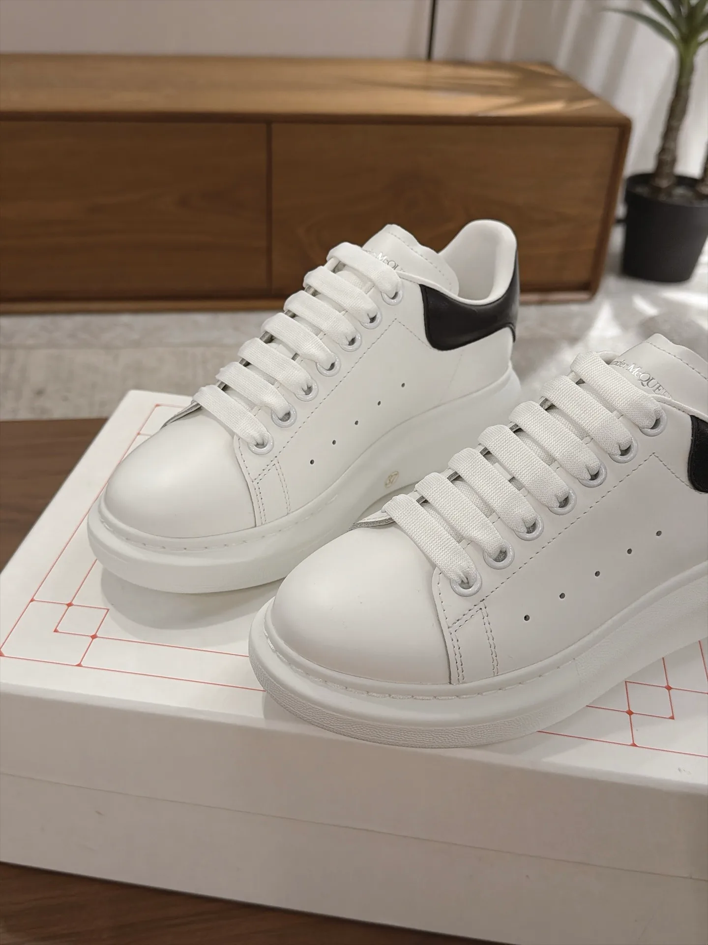 Кроссовки Женские Alexander Mcqueen 18159790