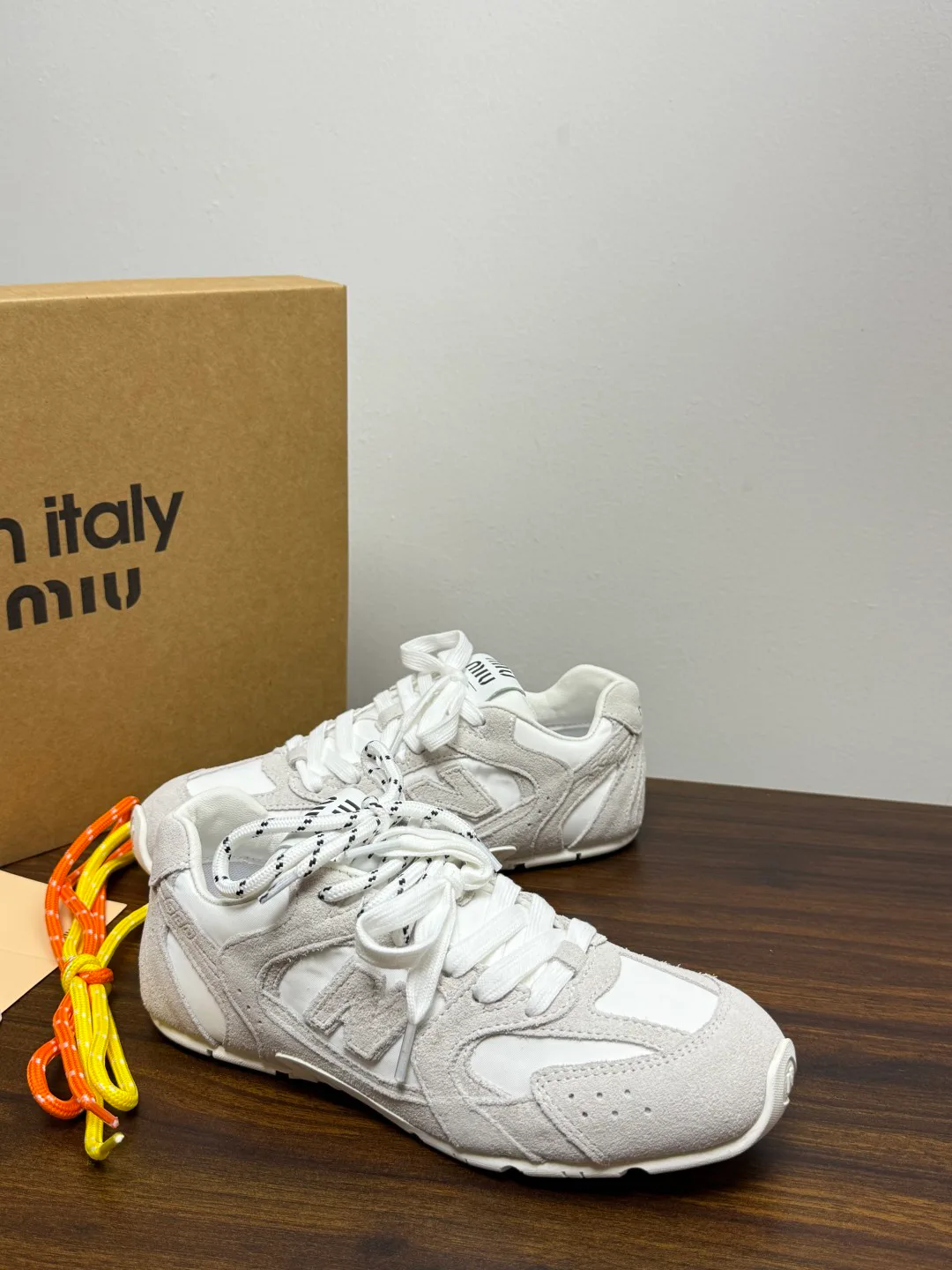 Кроссовки Женские Miu Miu 18961433