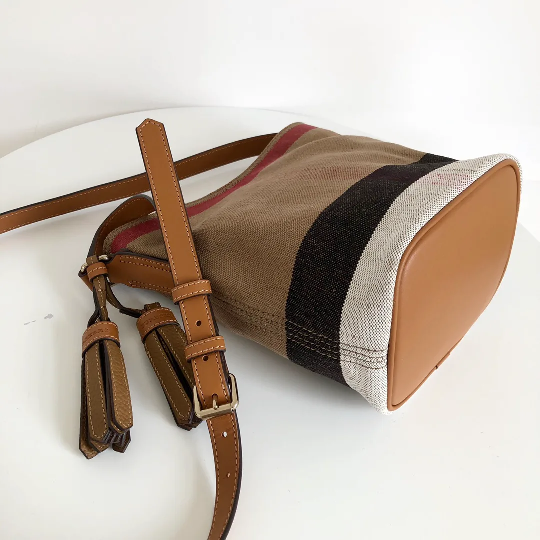 Сумки На Ремне Женские Burberry 15399