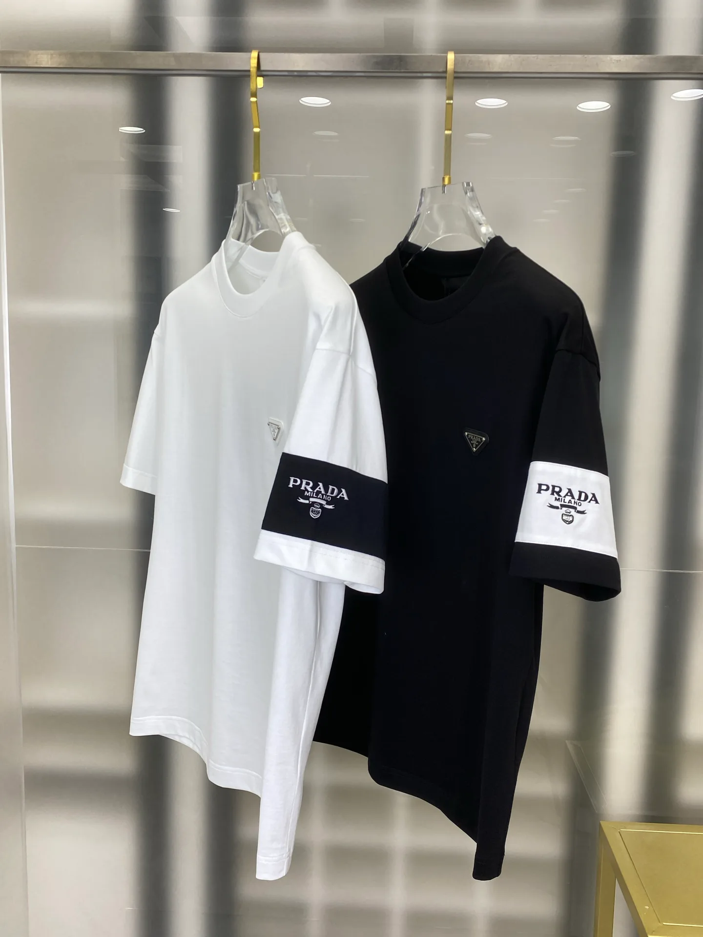 Футболки Женские Prada 1749788