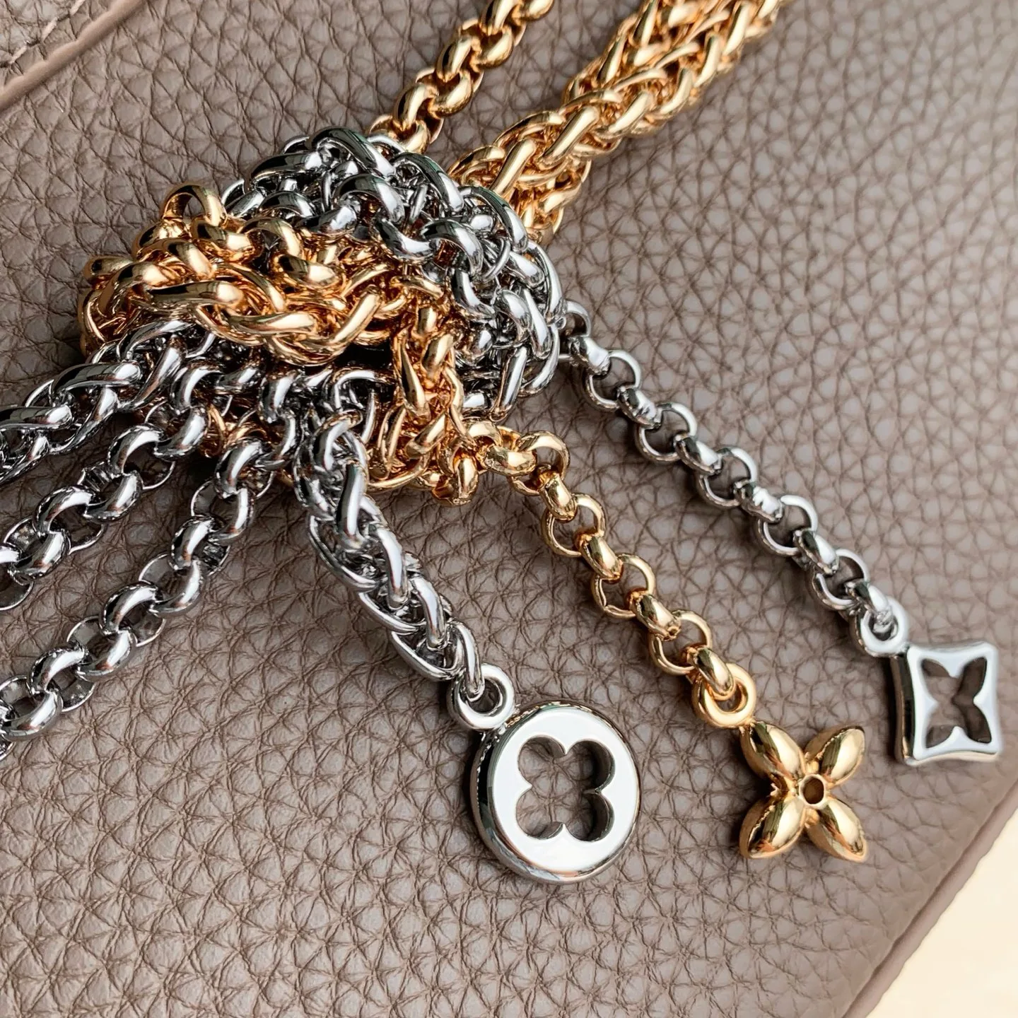Классические Сумки Женские Louis Vuitton 18147533