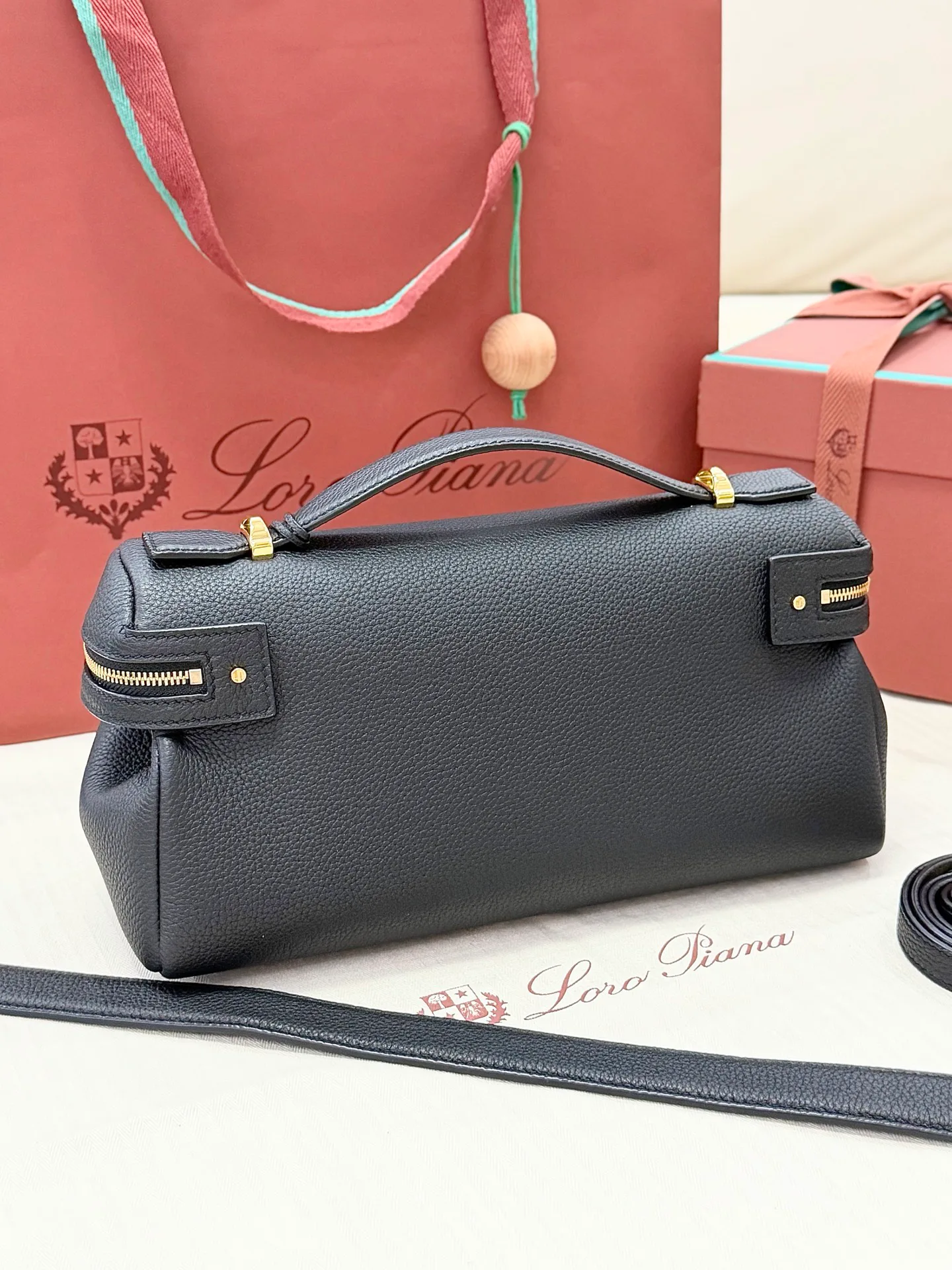 Классические Сумки Женские Loro Piana 17692346