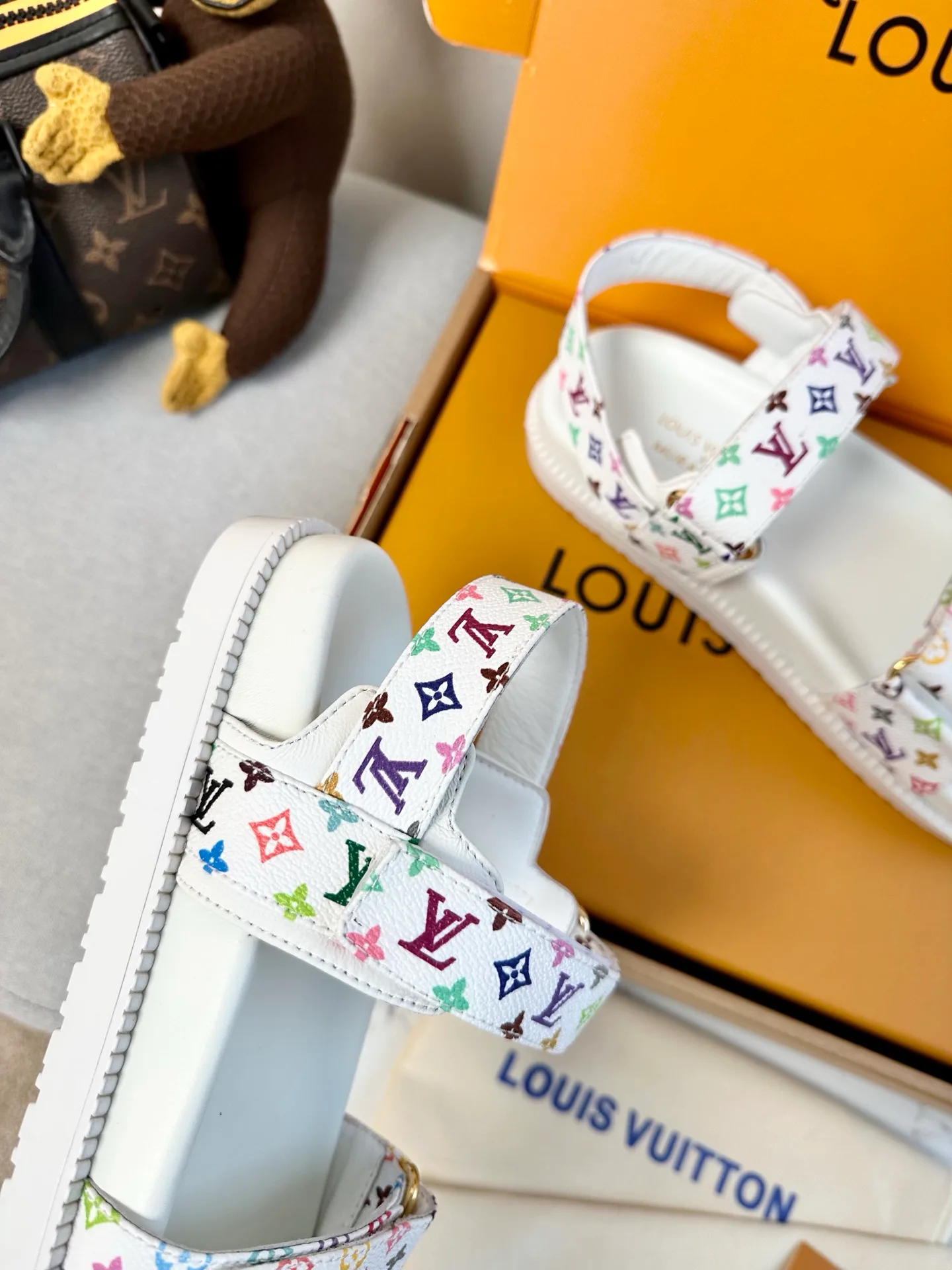 Сандалии Женские Louis Vuitton 23240