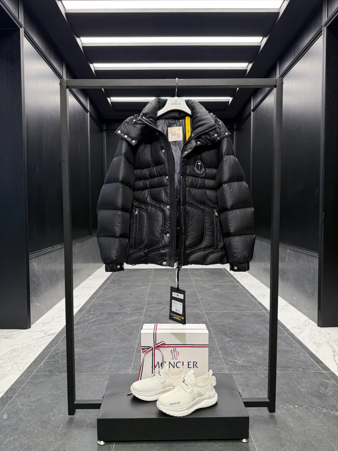 Куртки И Пуховики Женские Moncler 18007707