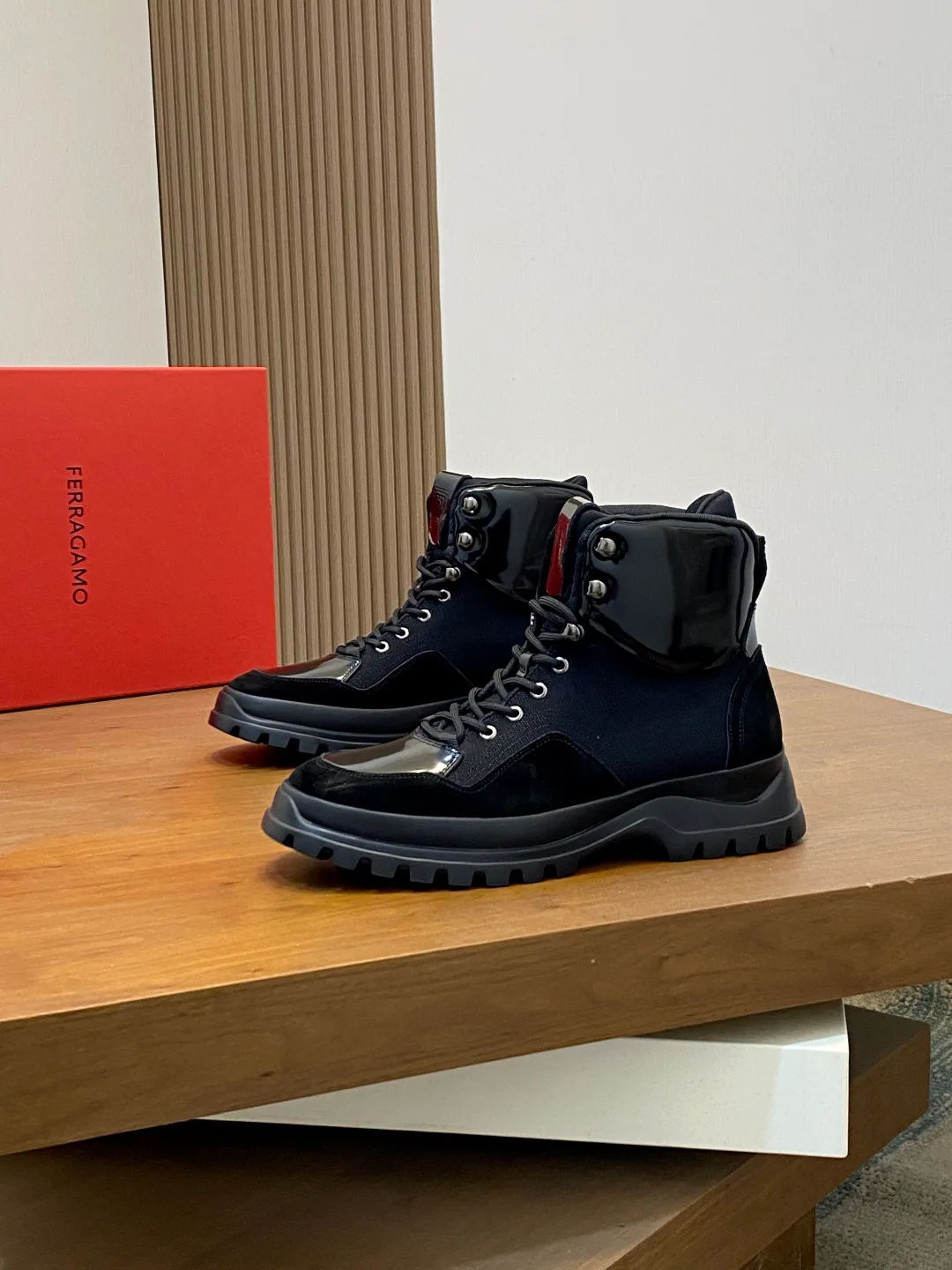 Ботинки Мужские Salvatore Ferragamo 240204