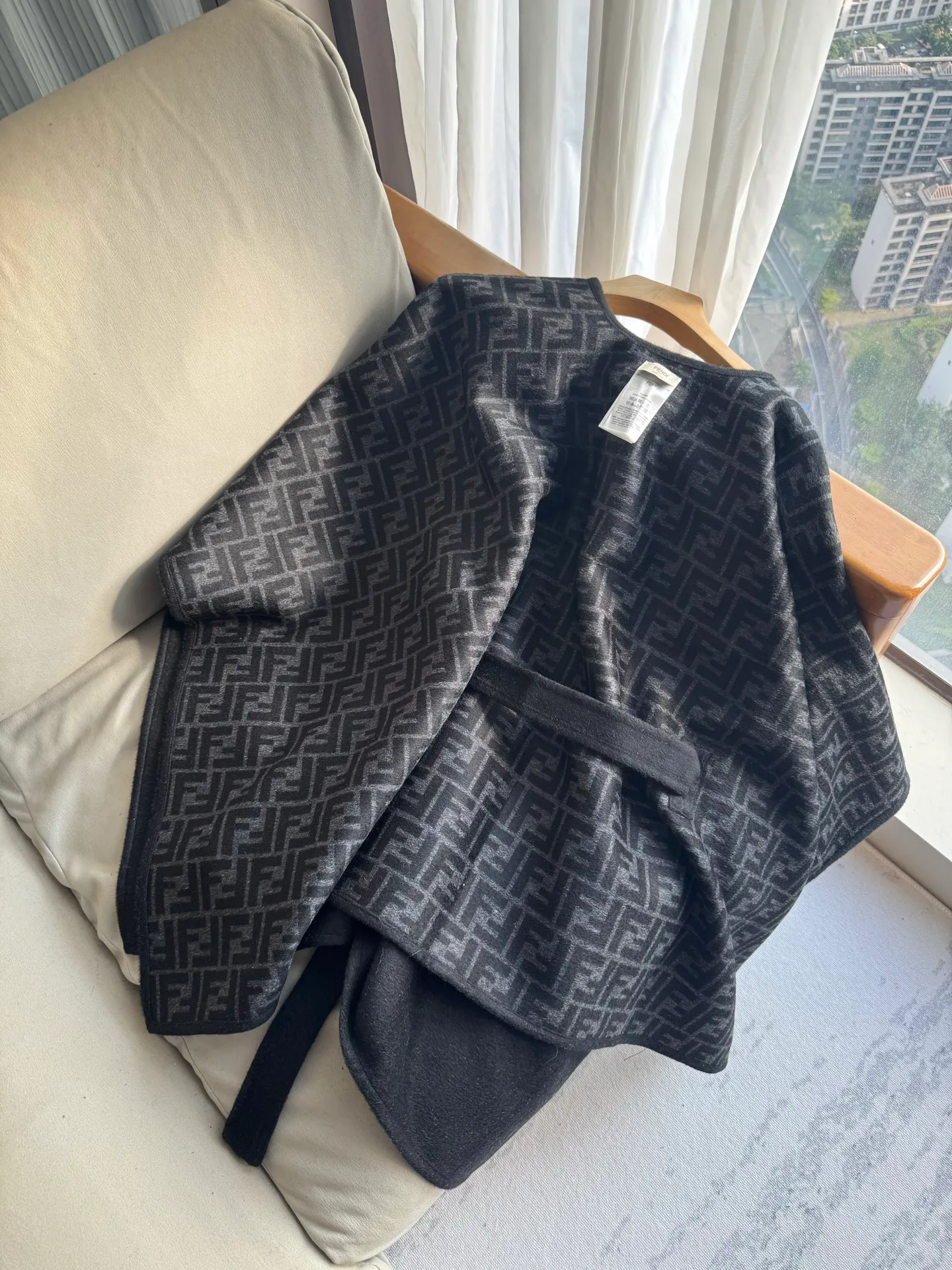 Пальто Женские Fendi 18361622