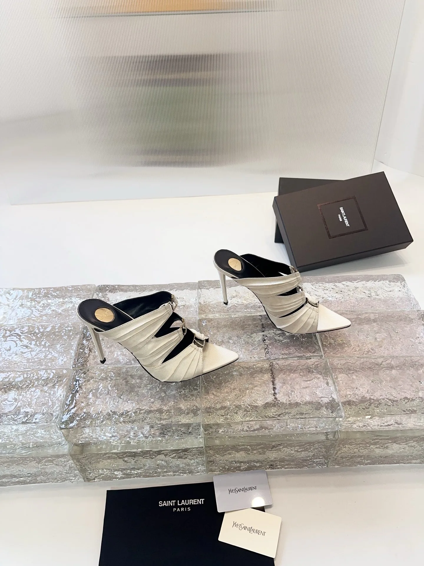 Босоножки Женские Saint Laurent 13339174