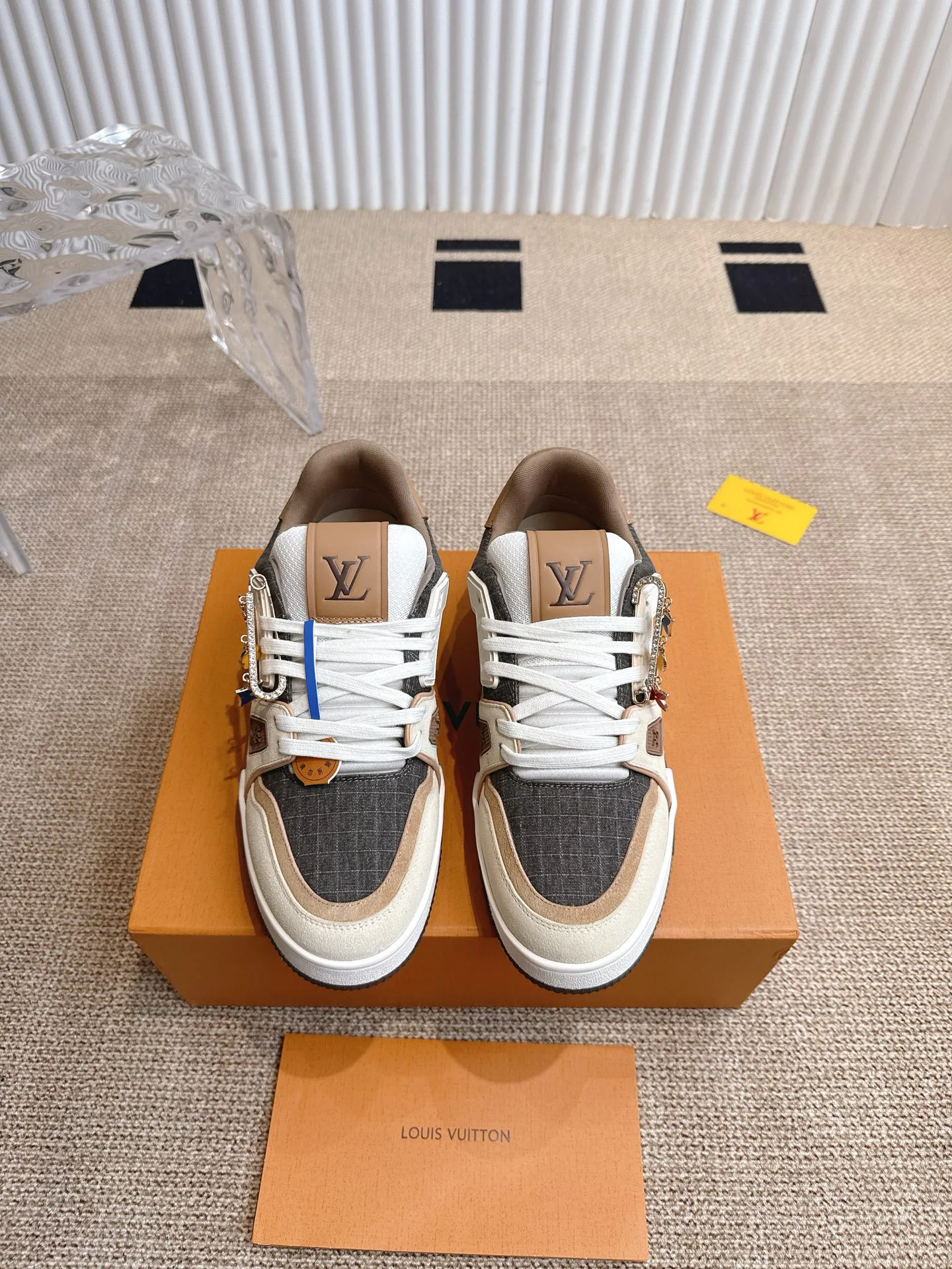 Кроссовки Женские Louis Vuitton 18324760