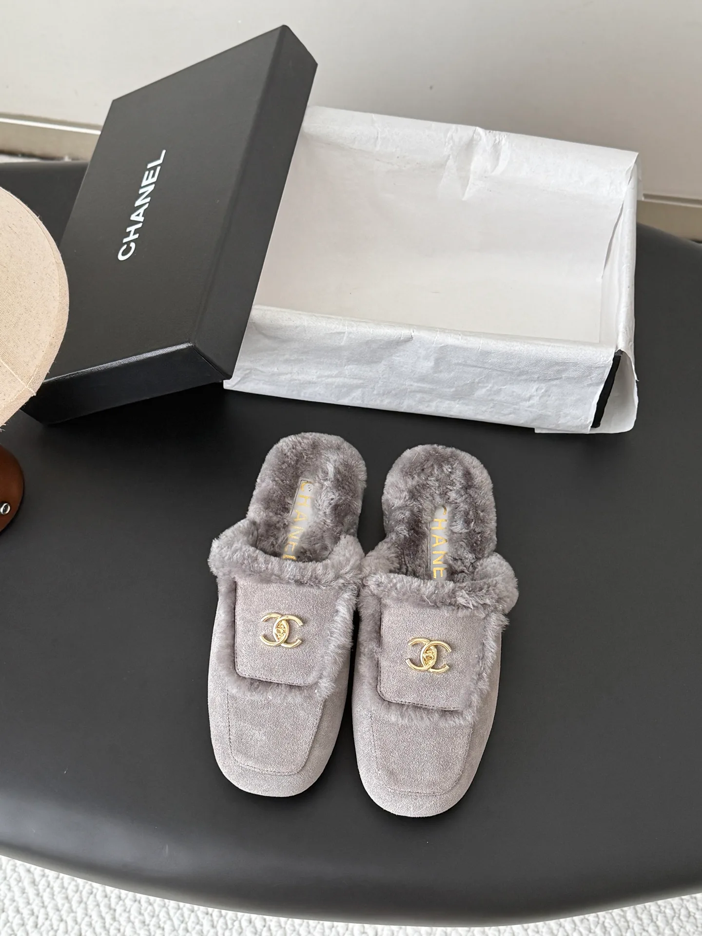 Тапочки Женские Chanel 18139402