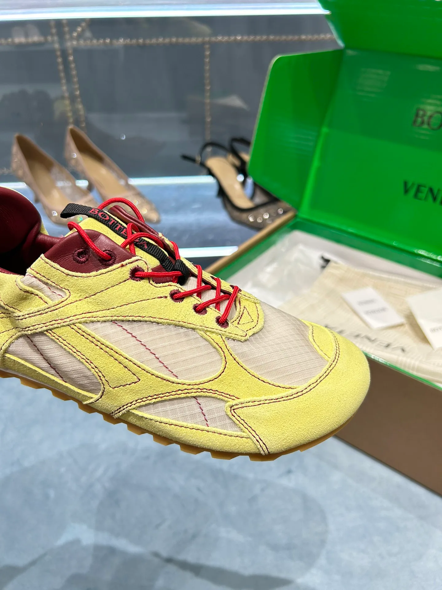 Кроссовки Женские Bottega Veneta 2383443