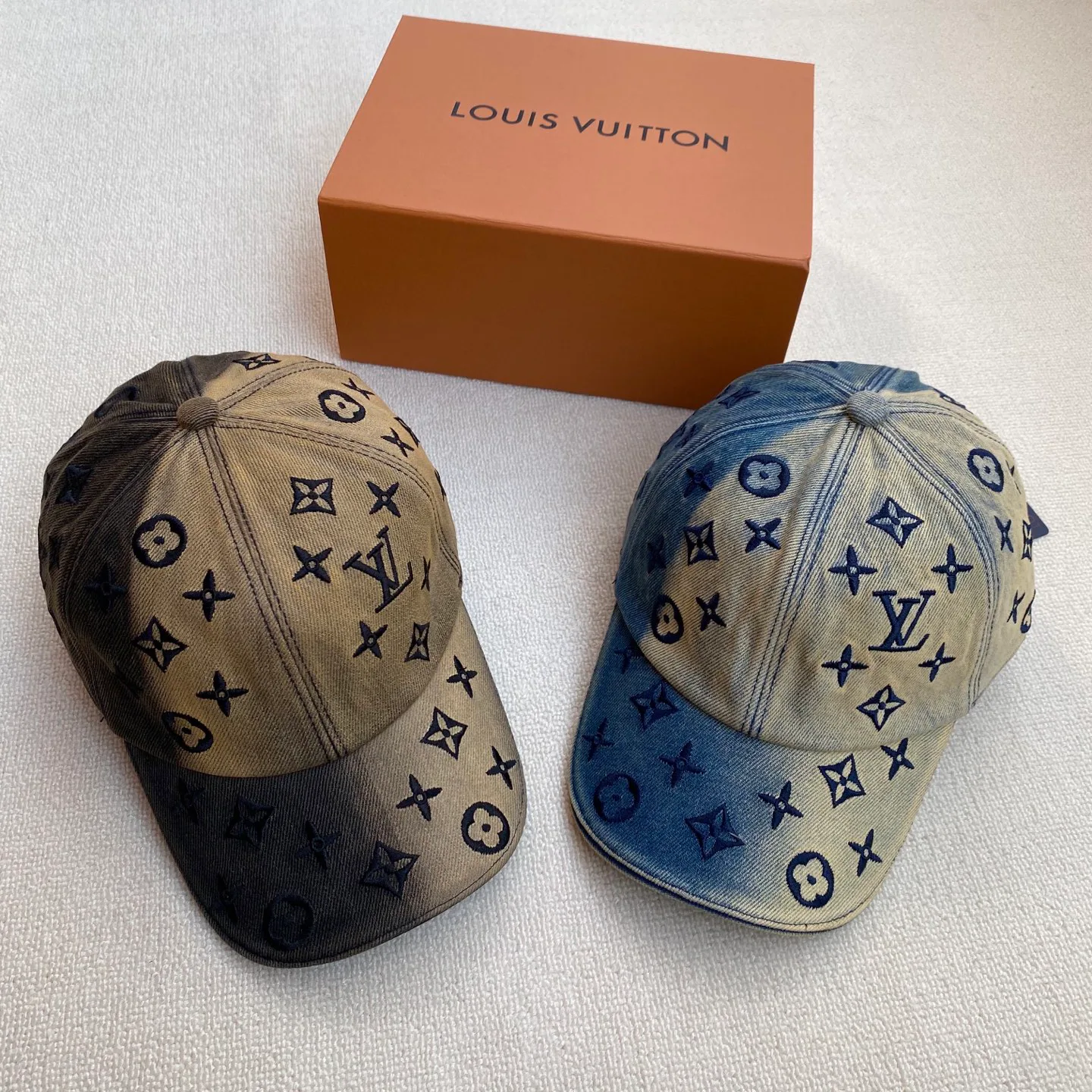 Головные Уборы Louis Vuitton 13302299