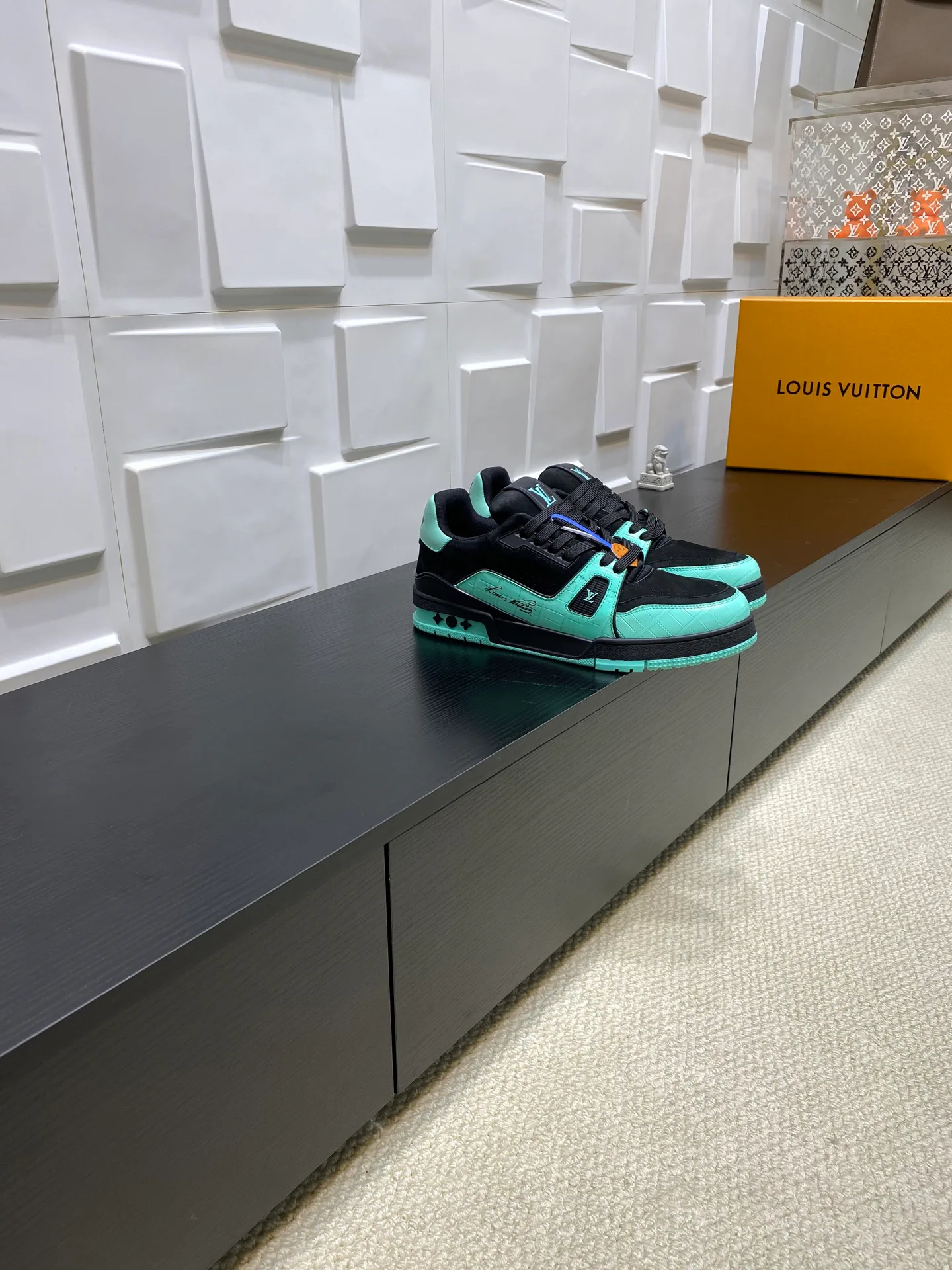 Кроссовки Женские Louis Vuitton 11437281