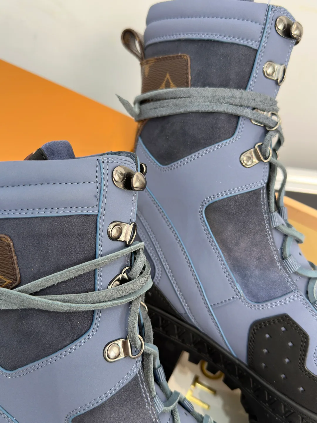 Ботинки Женские Louis Vuitton 18741649