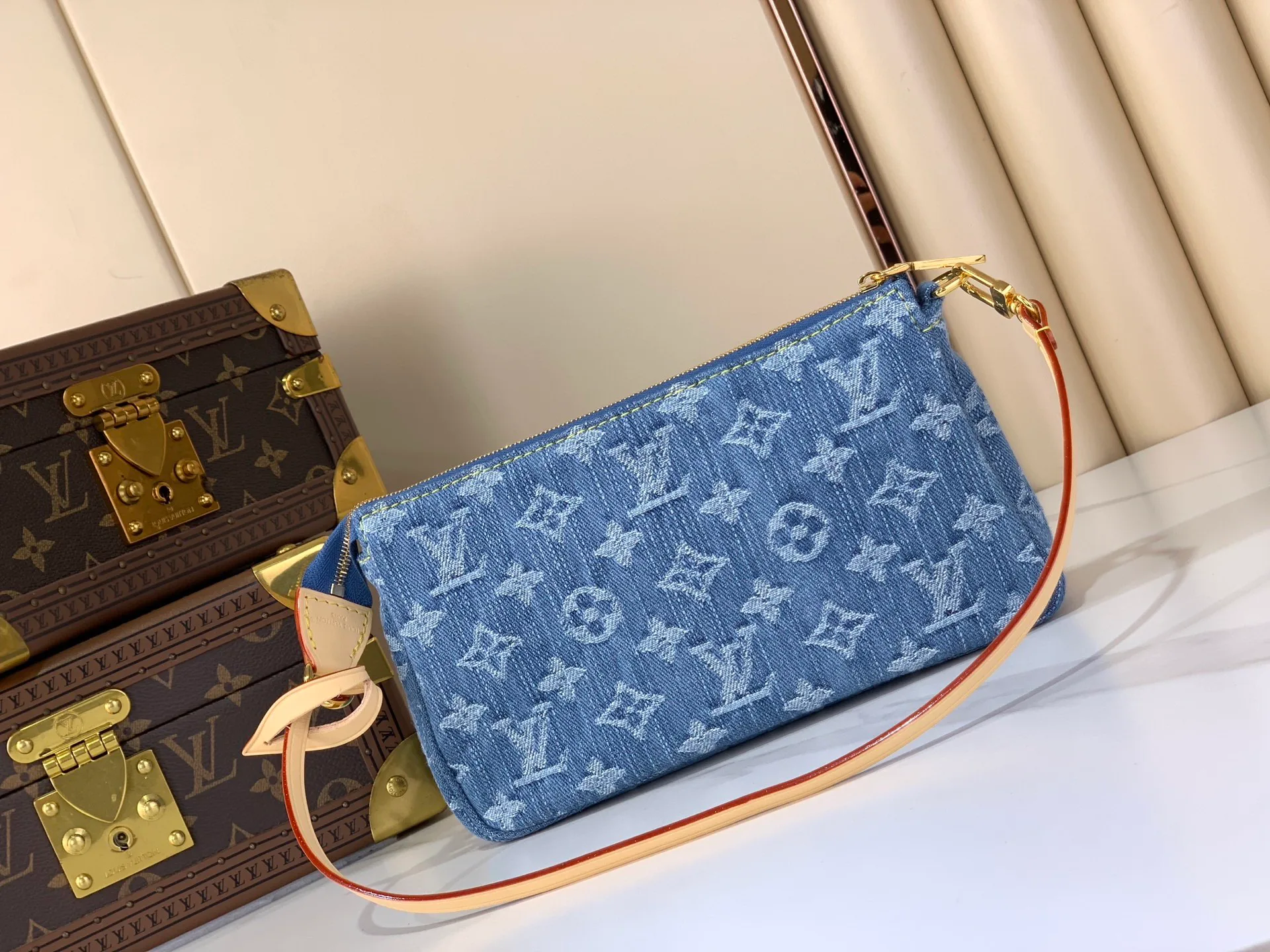 Сумки На Ремне Женские Louis Vuitton 13209835